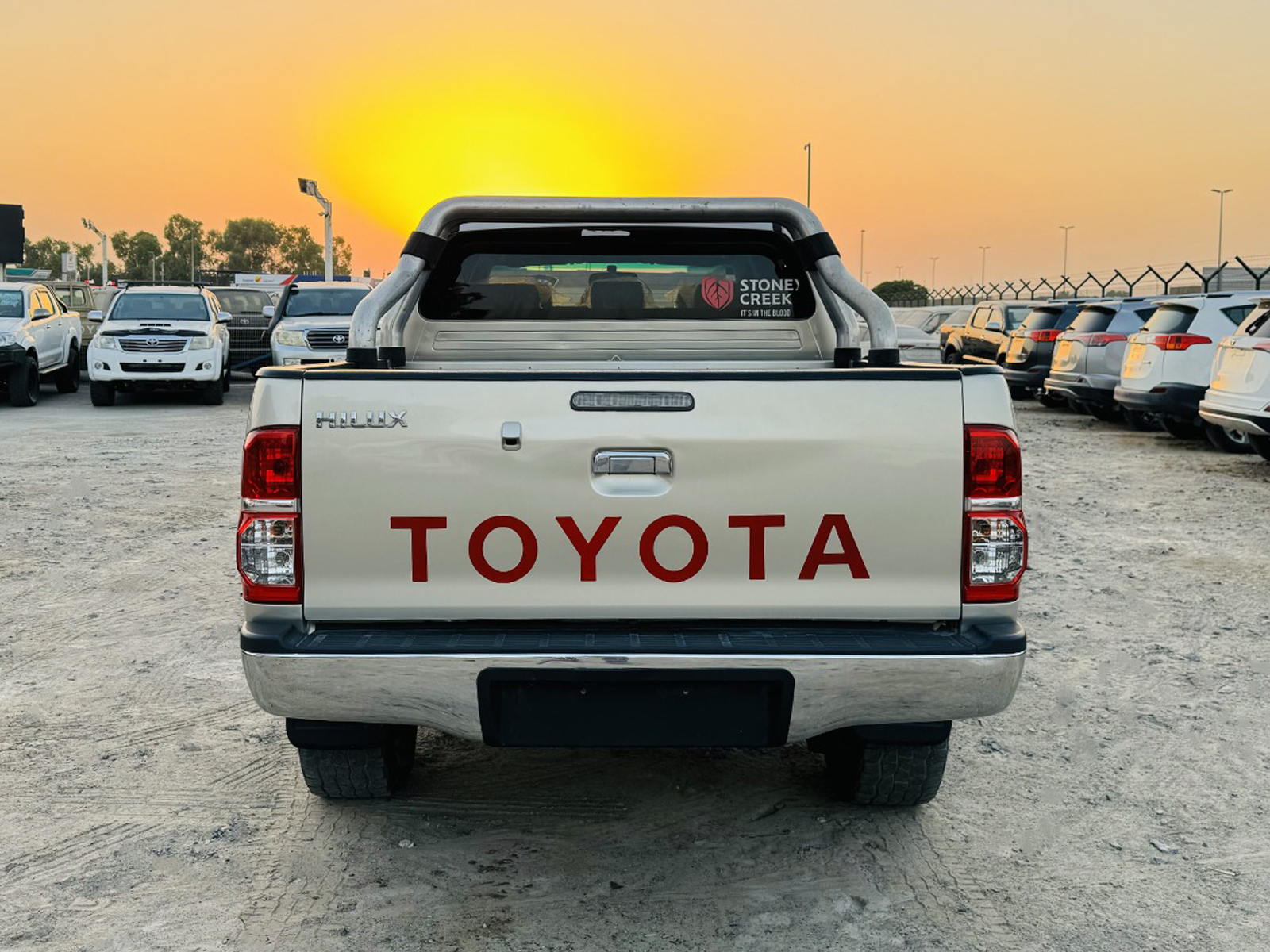 
								Toyota Hilux 2014 Model AT full									