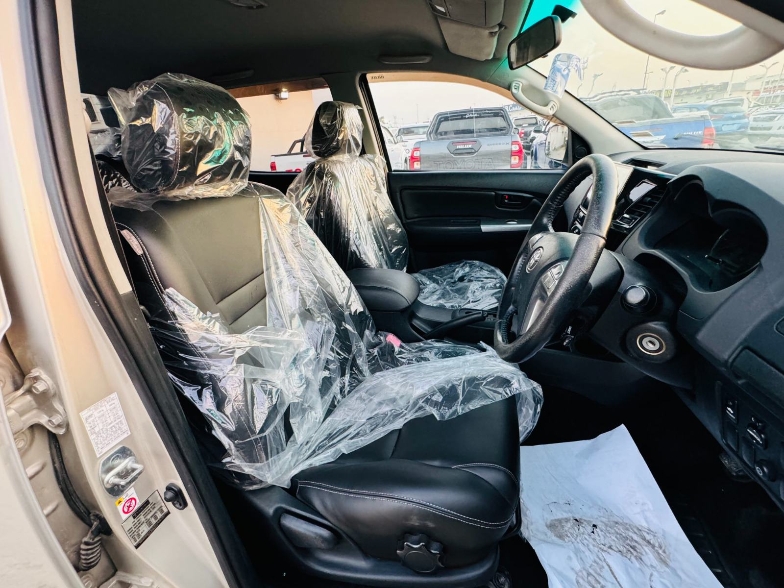 
								Toyota Hilux 2014 Model AT full									