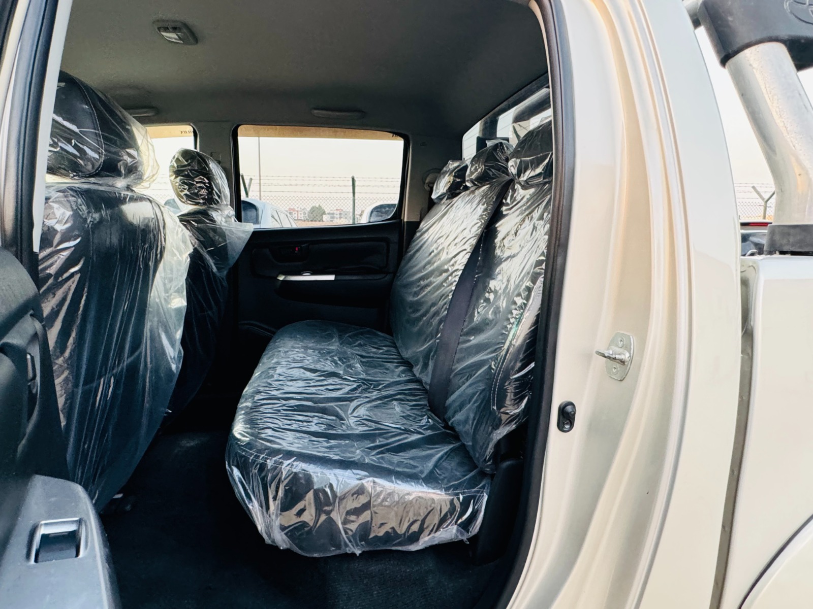 
								Toyota Hilux 2014 Model AT full									