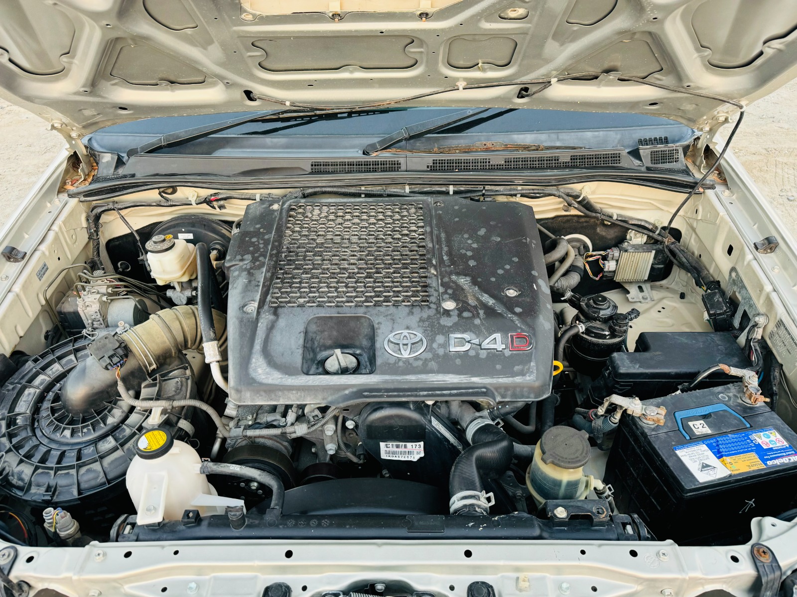 
								Toyota Hilux 2014 Model AT full									