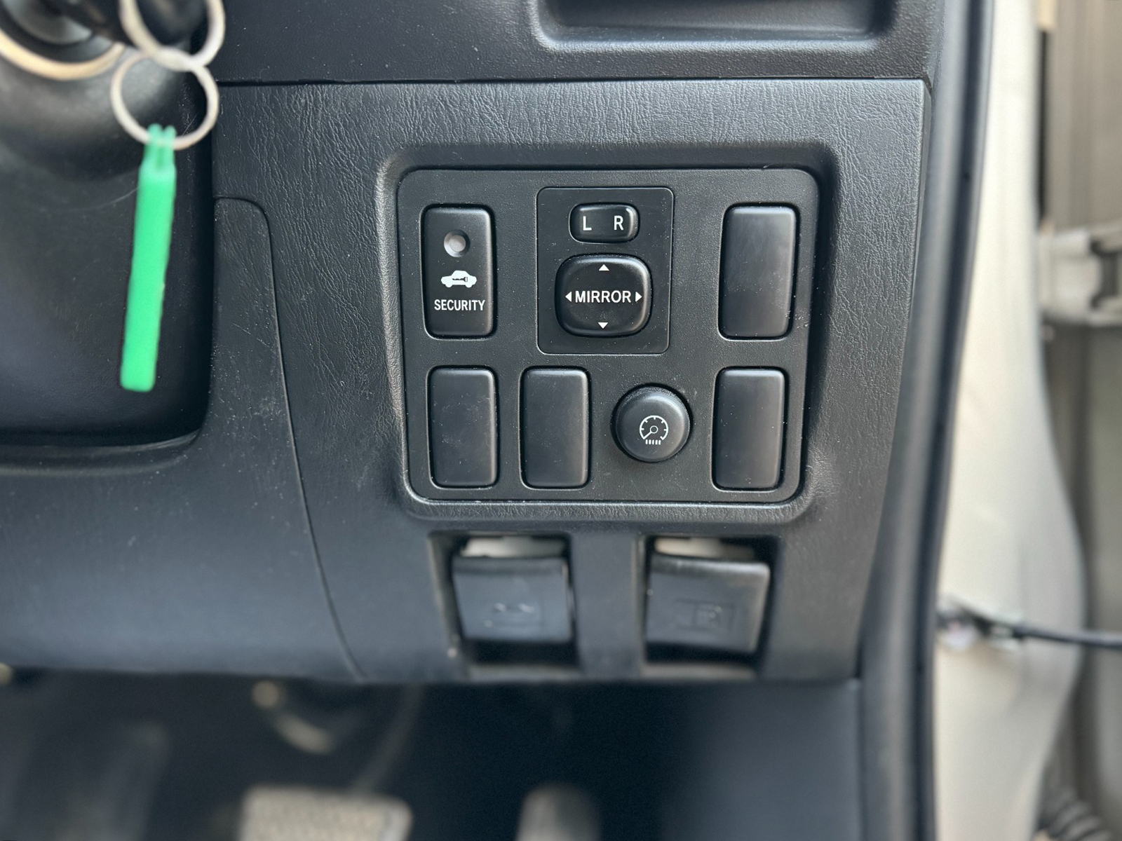 
								Toyota Hilux 2014 Model AT full									