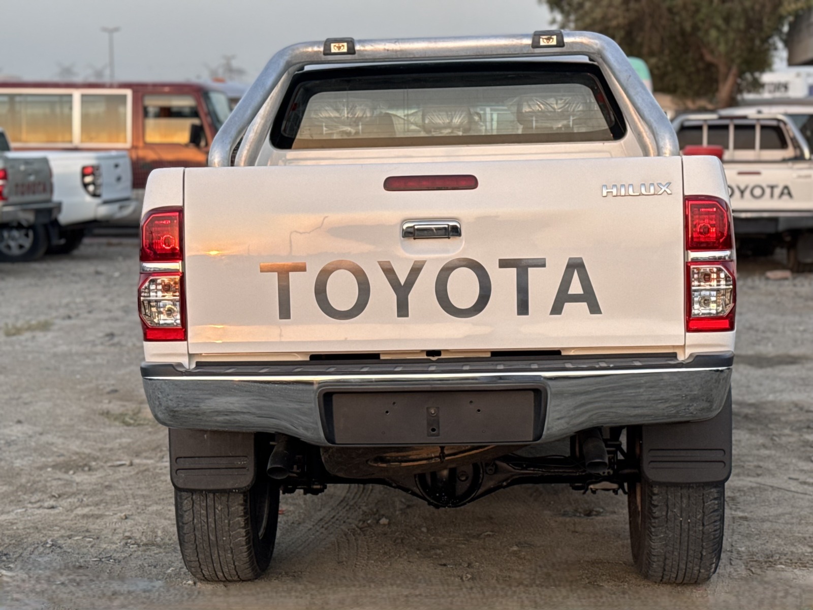 
								Toyota Hilux 4×4 2012 Model AT full									