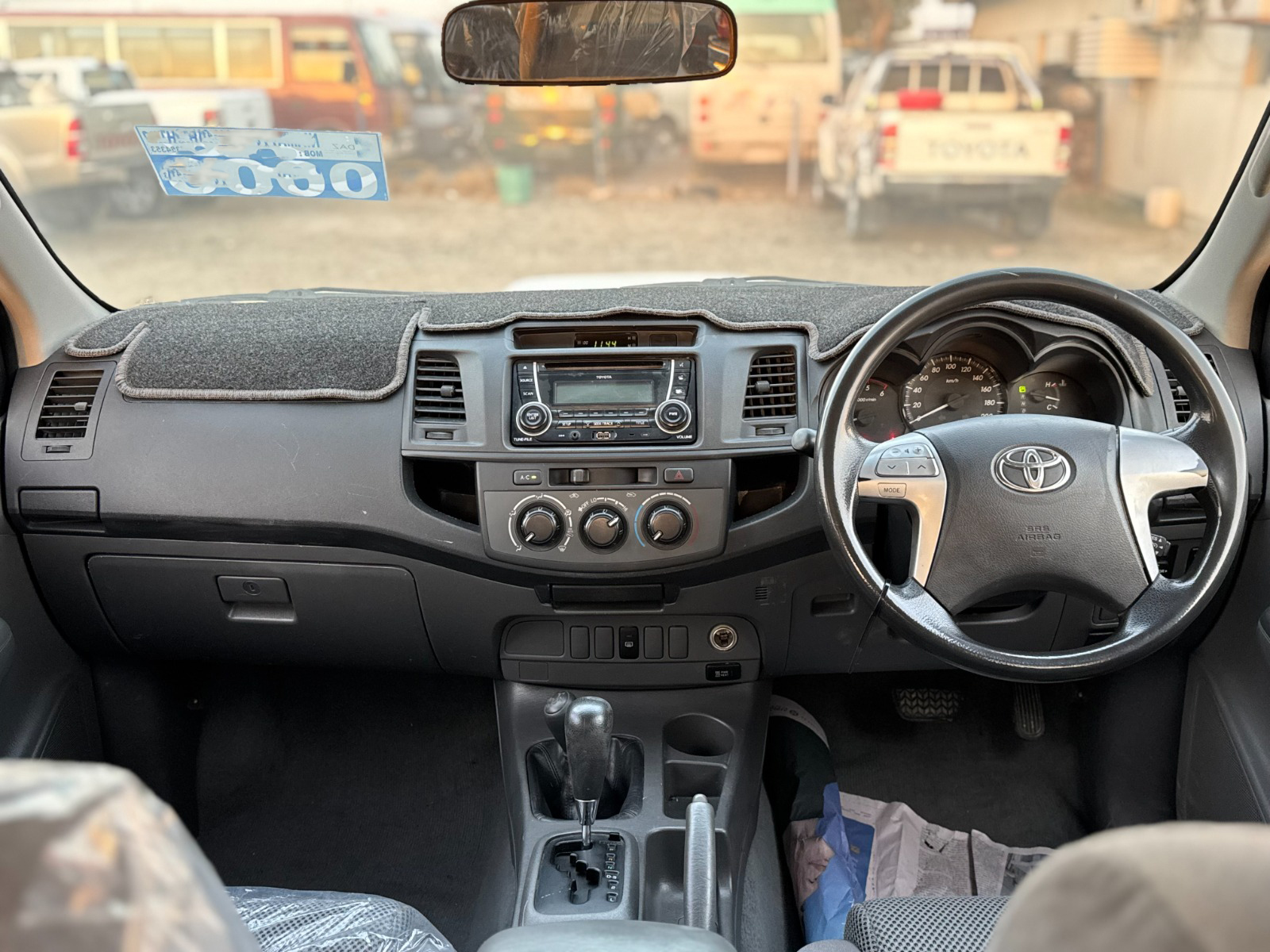 
								Toyota Hilux 4×4 2012 Model AT full									