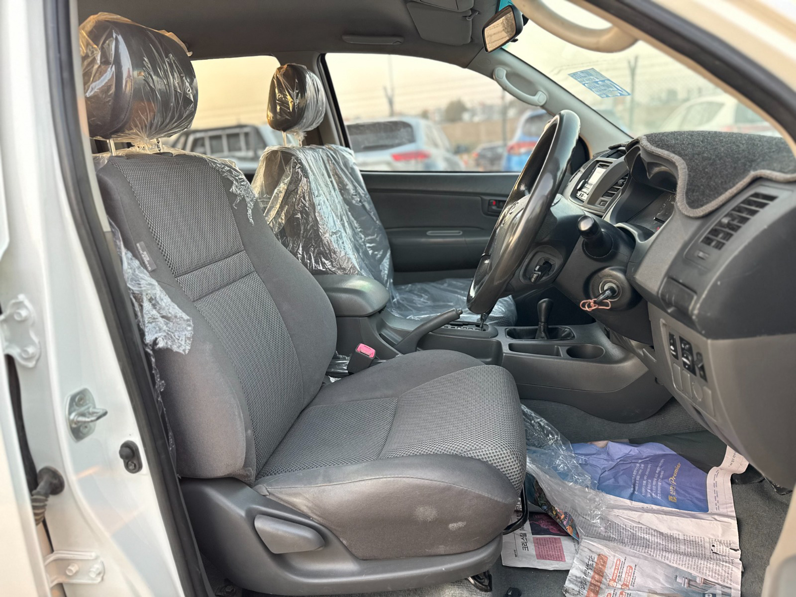 
								Toyota Hilux 4×4 2012 Model AT full									