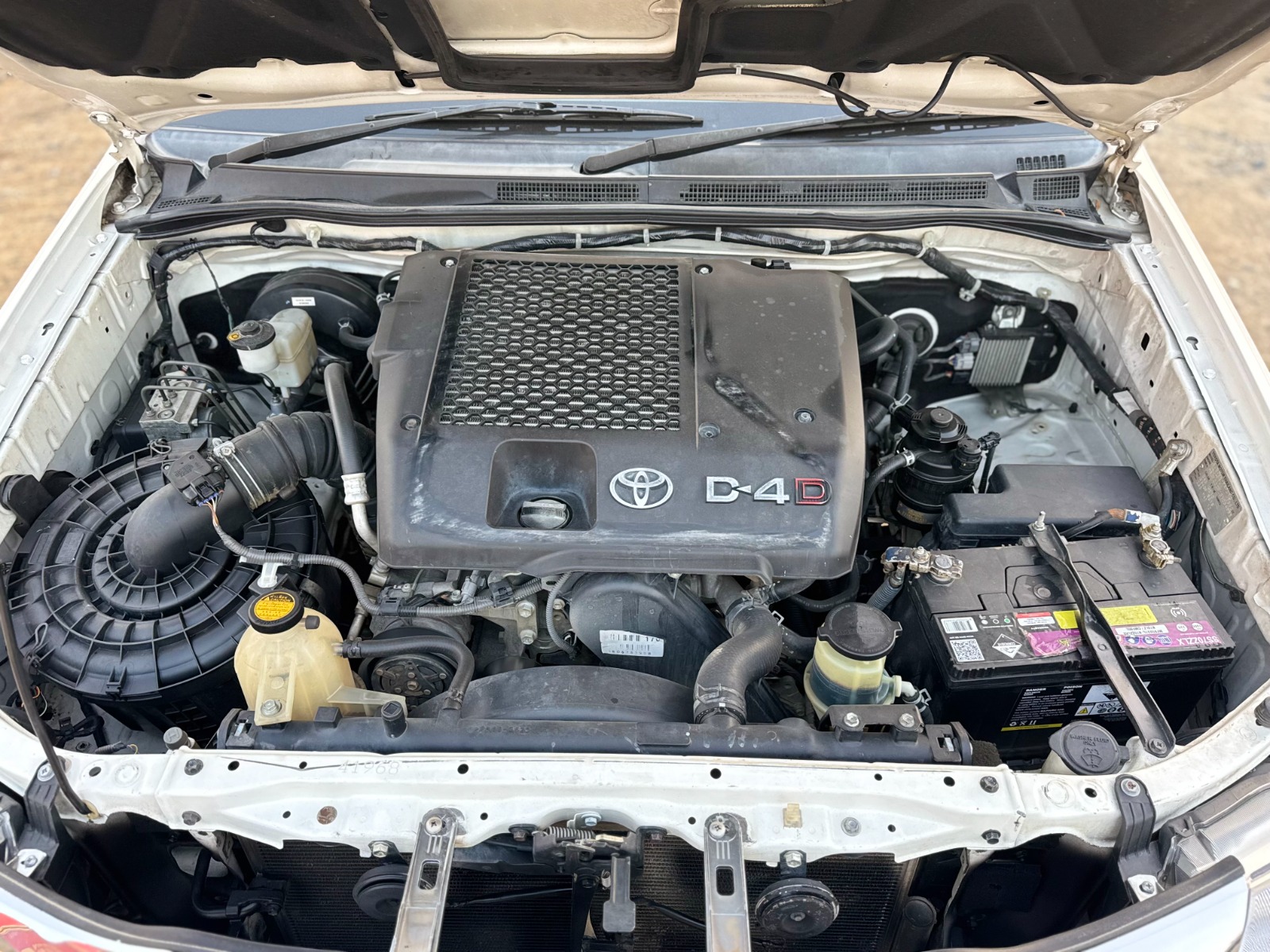 
								Toyota Hilux 4×4 2012 Model AT full									