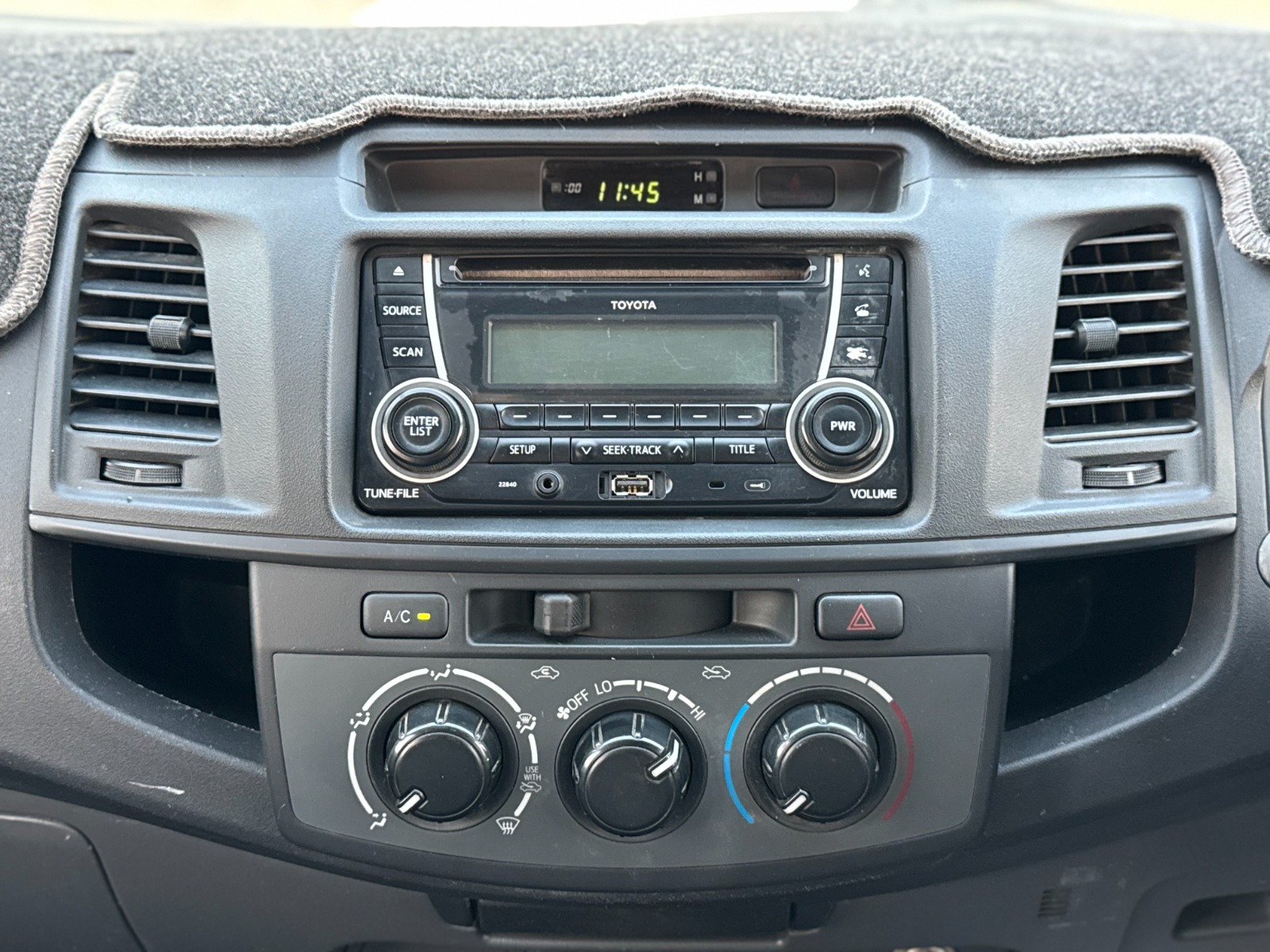 
								Toyota Hilux 4×4 2012 Model AT full									