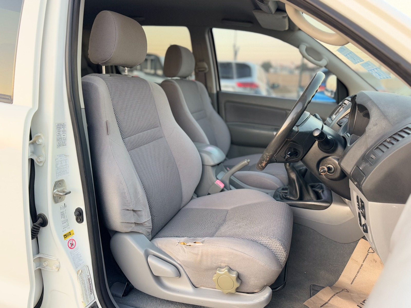 
								Toyota Hilux 2010 Model Manual full									
