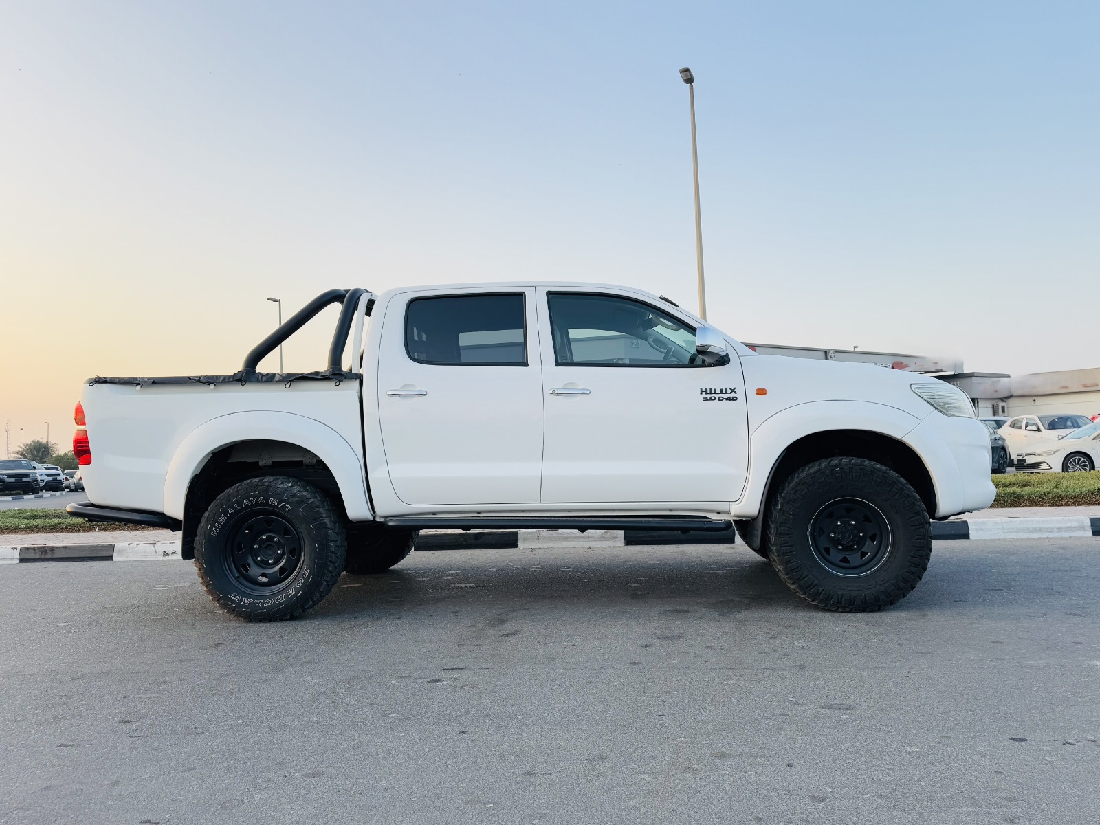
								Toyota Hilux 2010 Model manual full									