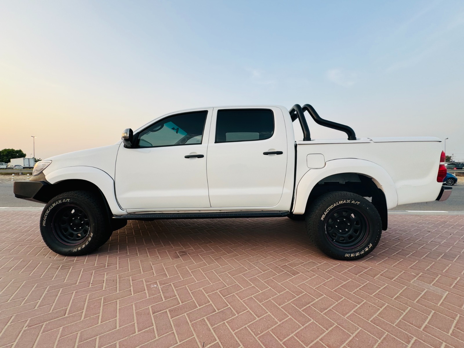 
								Toyota Hilux 2007 Model full									