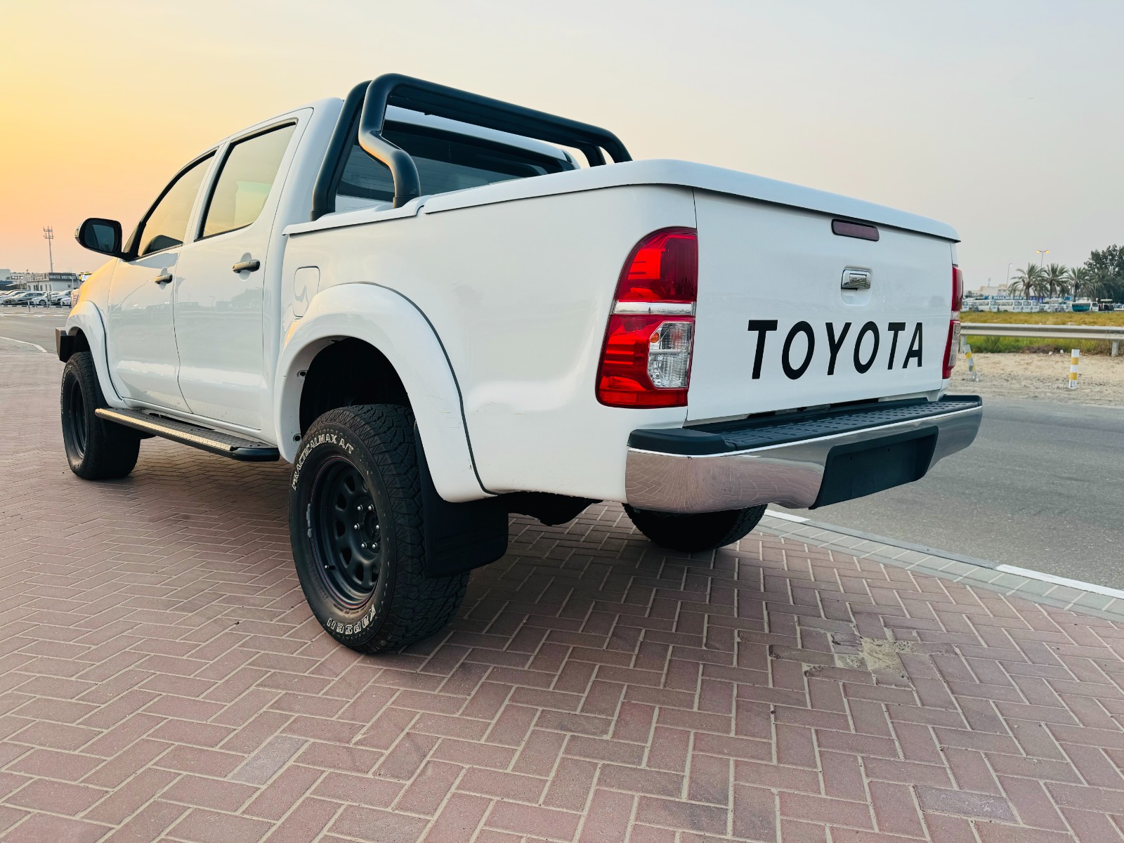 
								Toyota Hilux 2007 Model full									