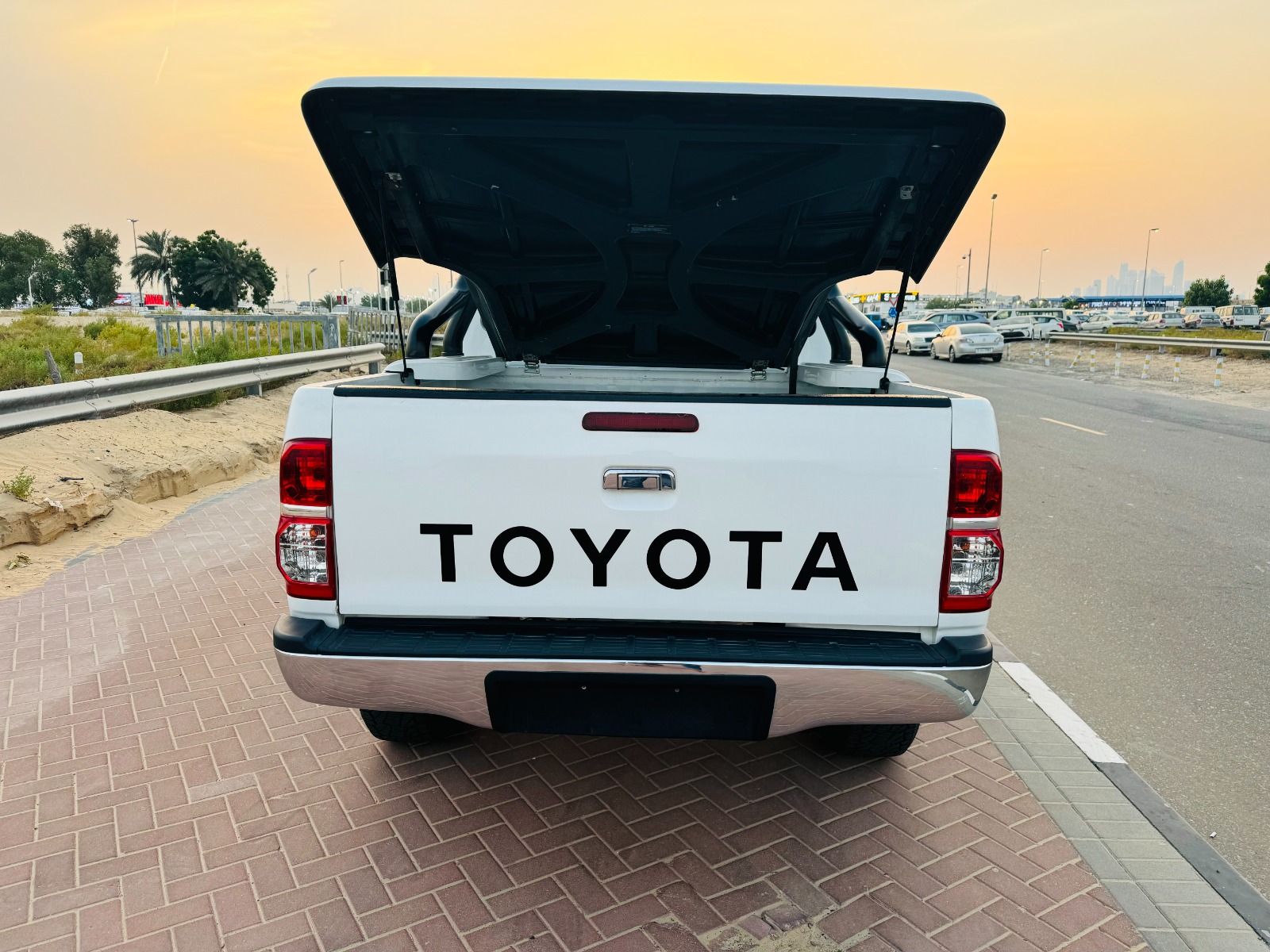 
								Toyota Hilux 2007 Model full									