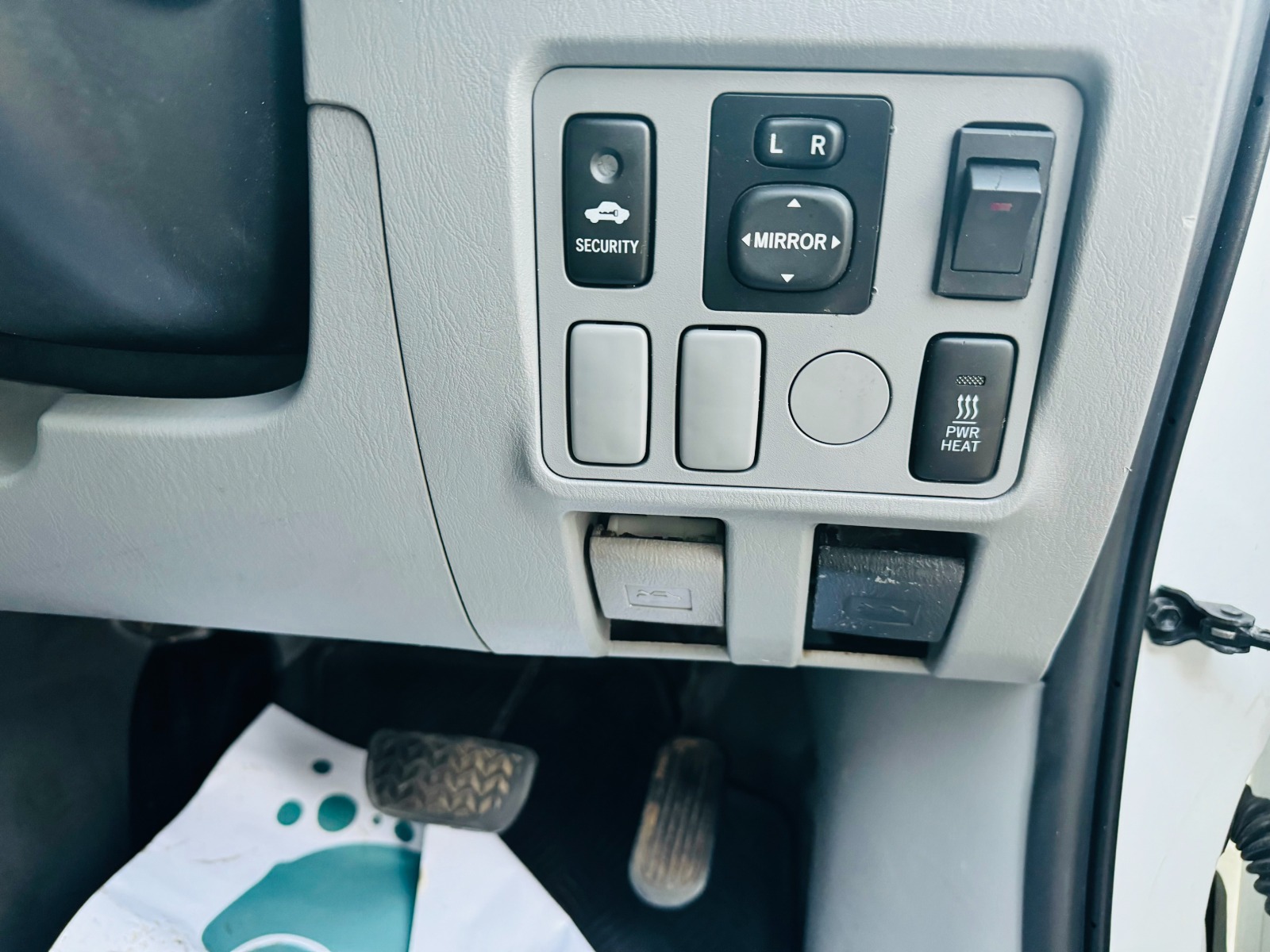
								Toyota Hilux 2007 Model full									