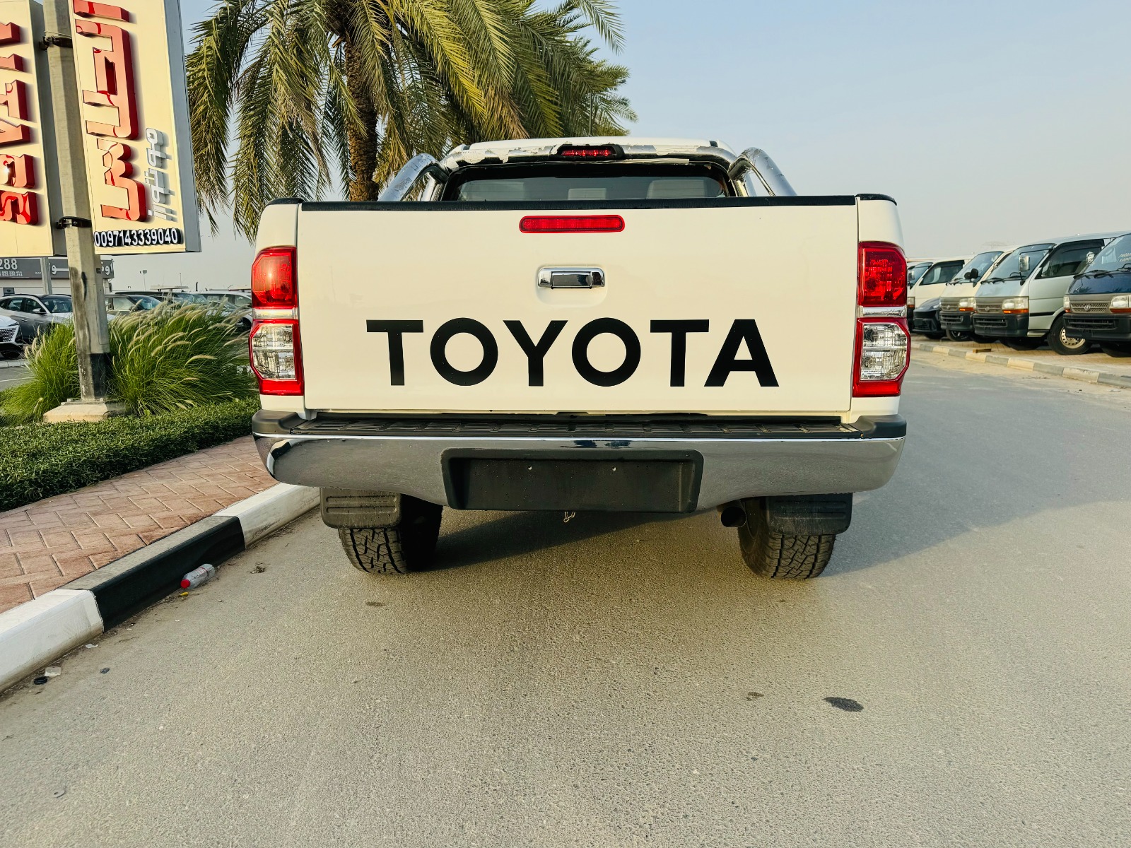 
								Toyota Hilux 2013 Model full									