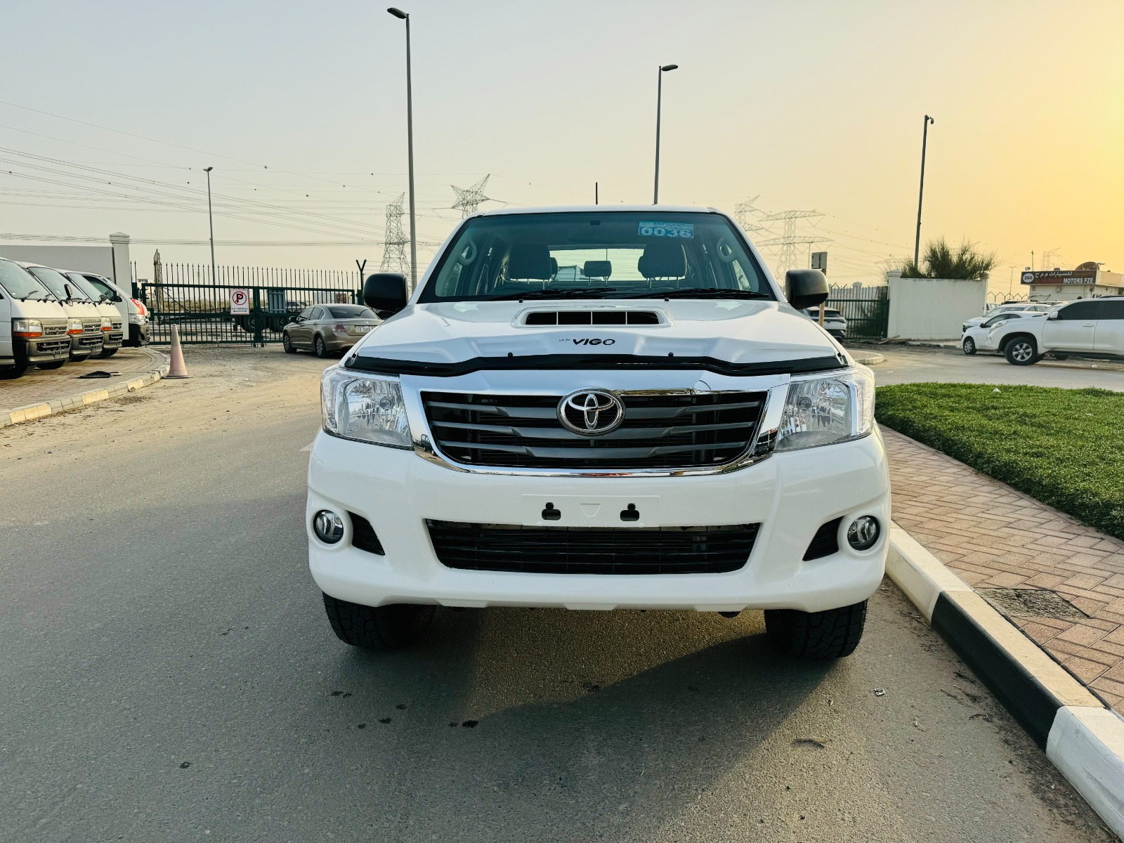 
								Toyota Hilux 2013 Model full									