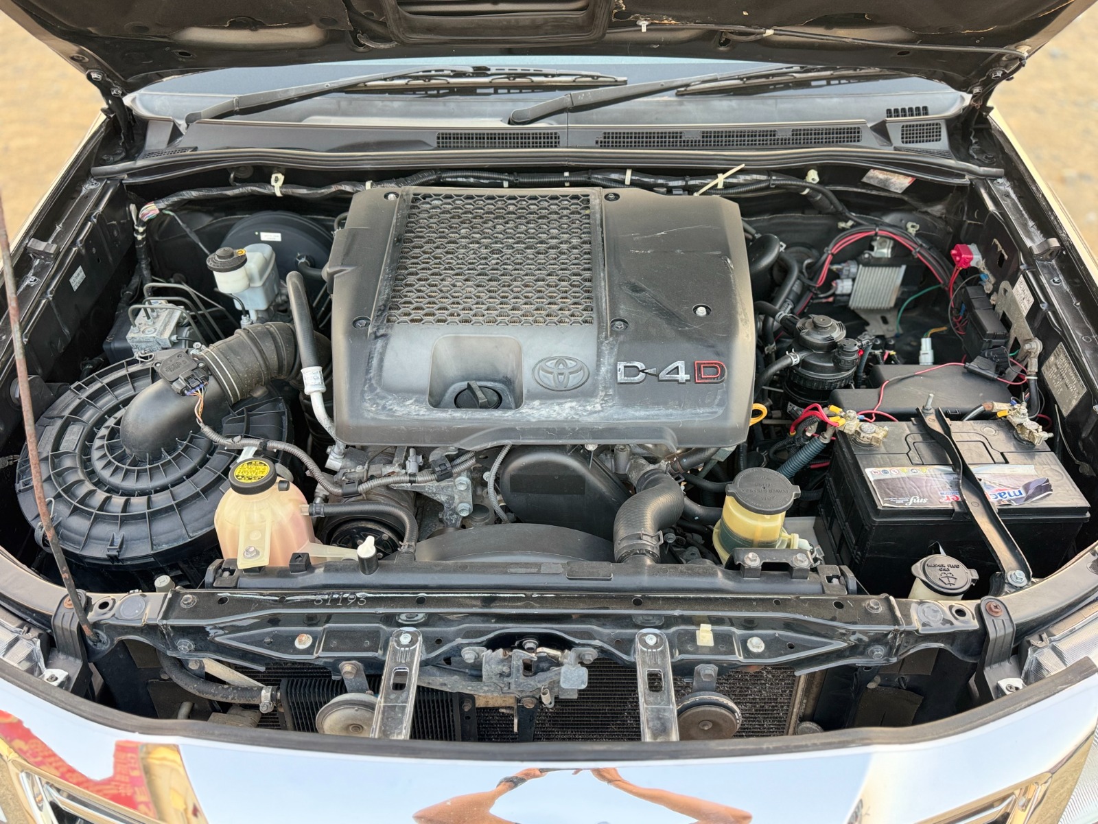 
								Toyota Hilux 2010 Model full									