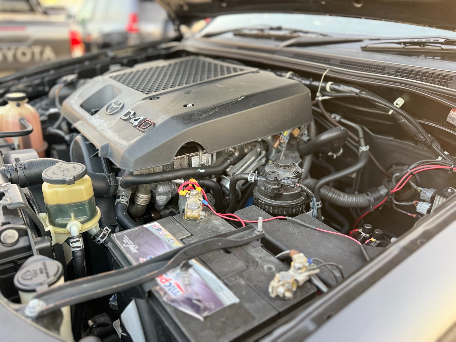
								Toyota Hilux 2010 Model full									
