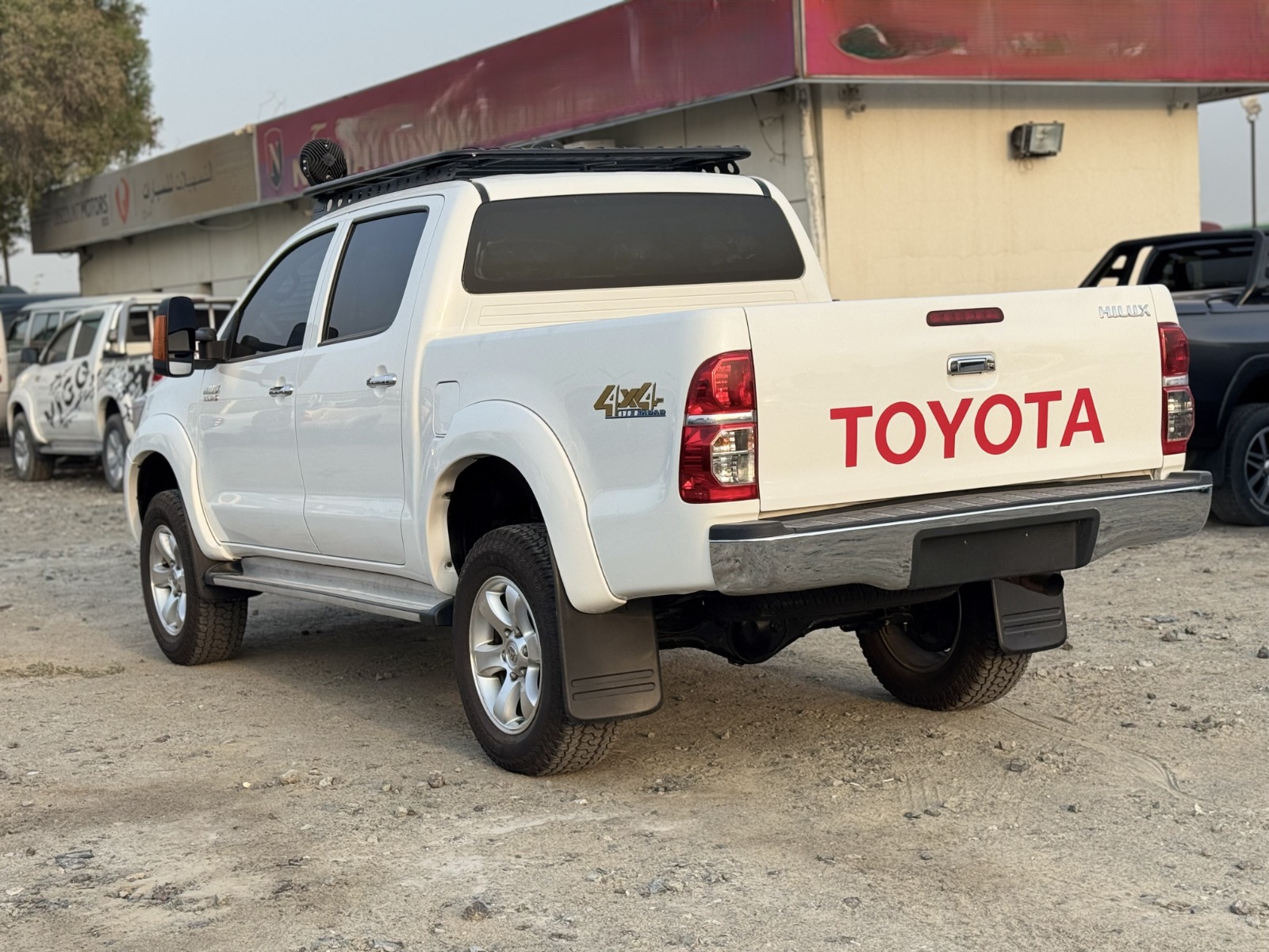 
								Toyota Hilux 2015 Model full									