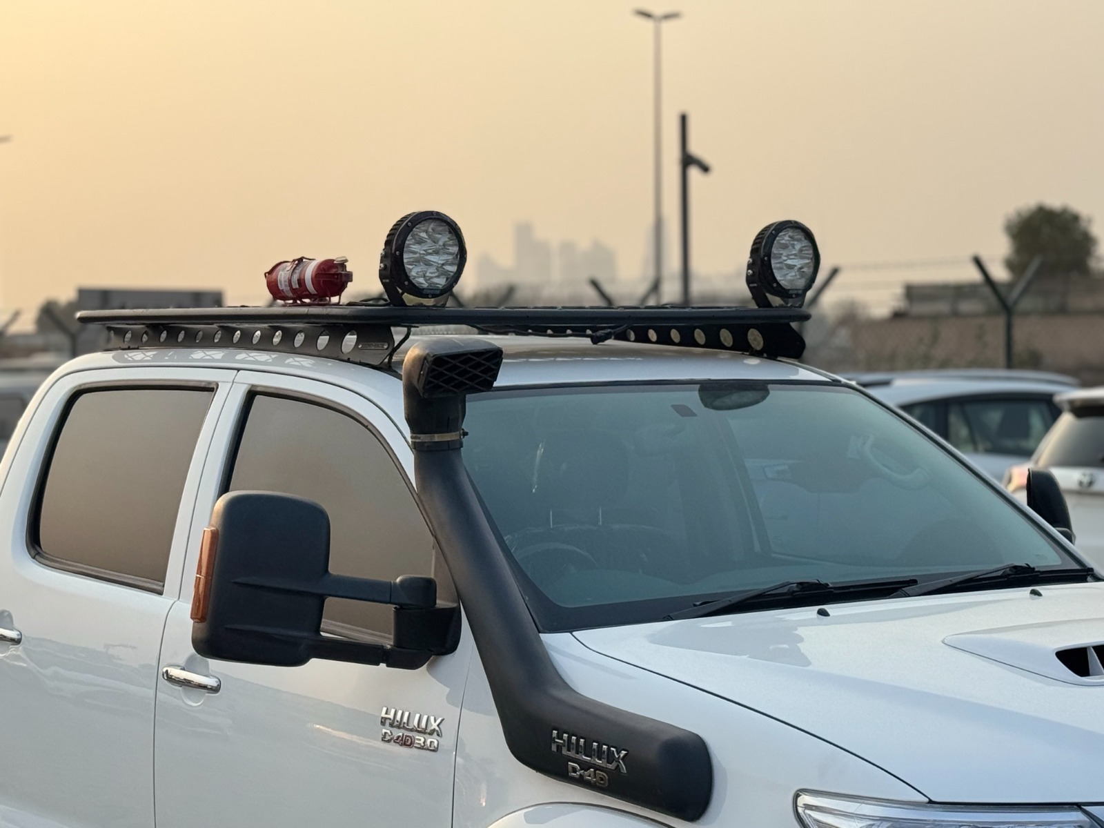
								Toyota Hilux 2015 Model full									