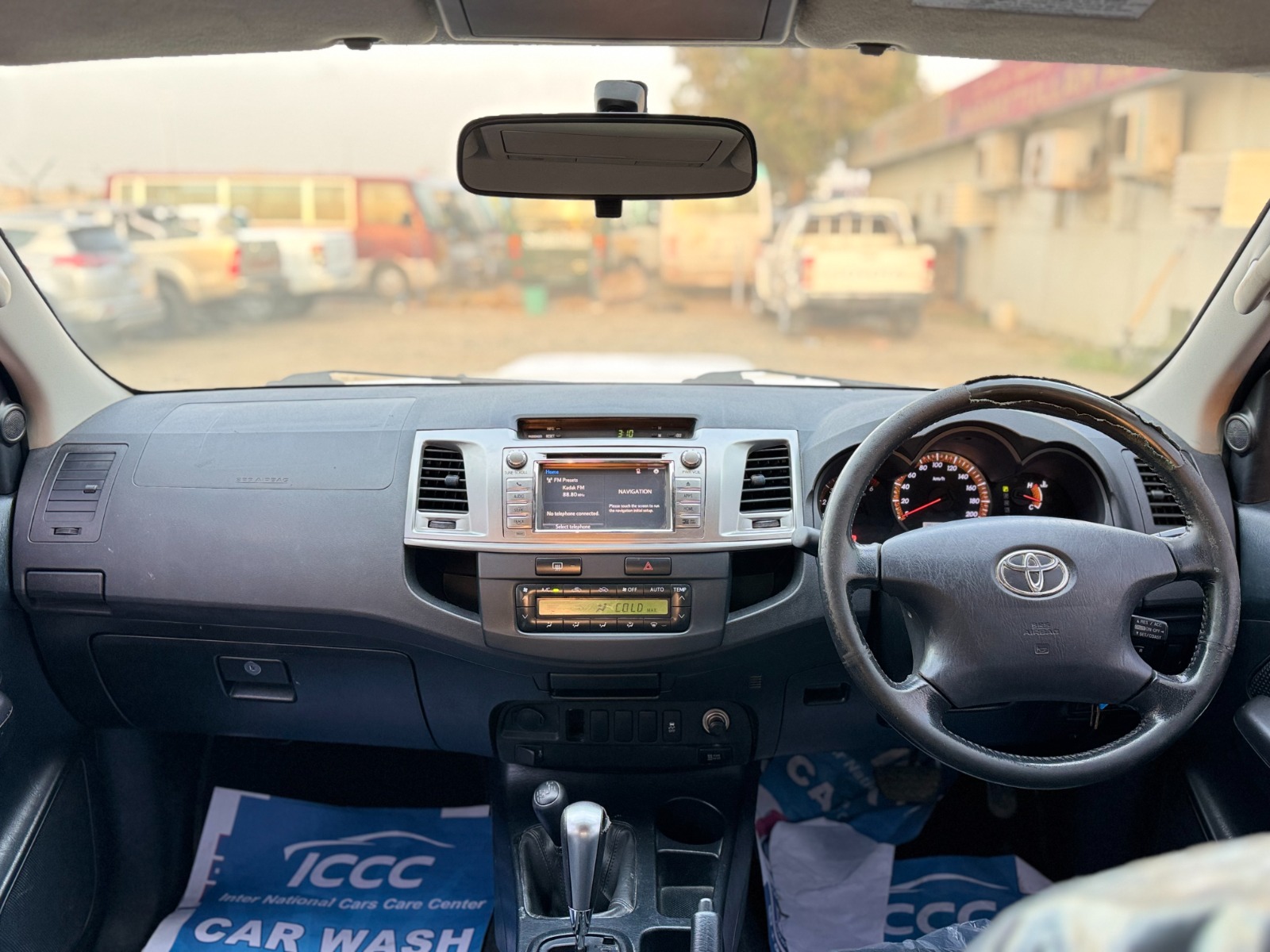 
								Toyota Hilux 2015 Model full									