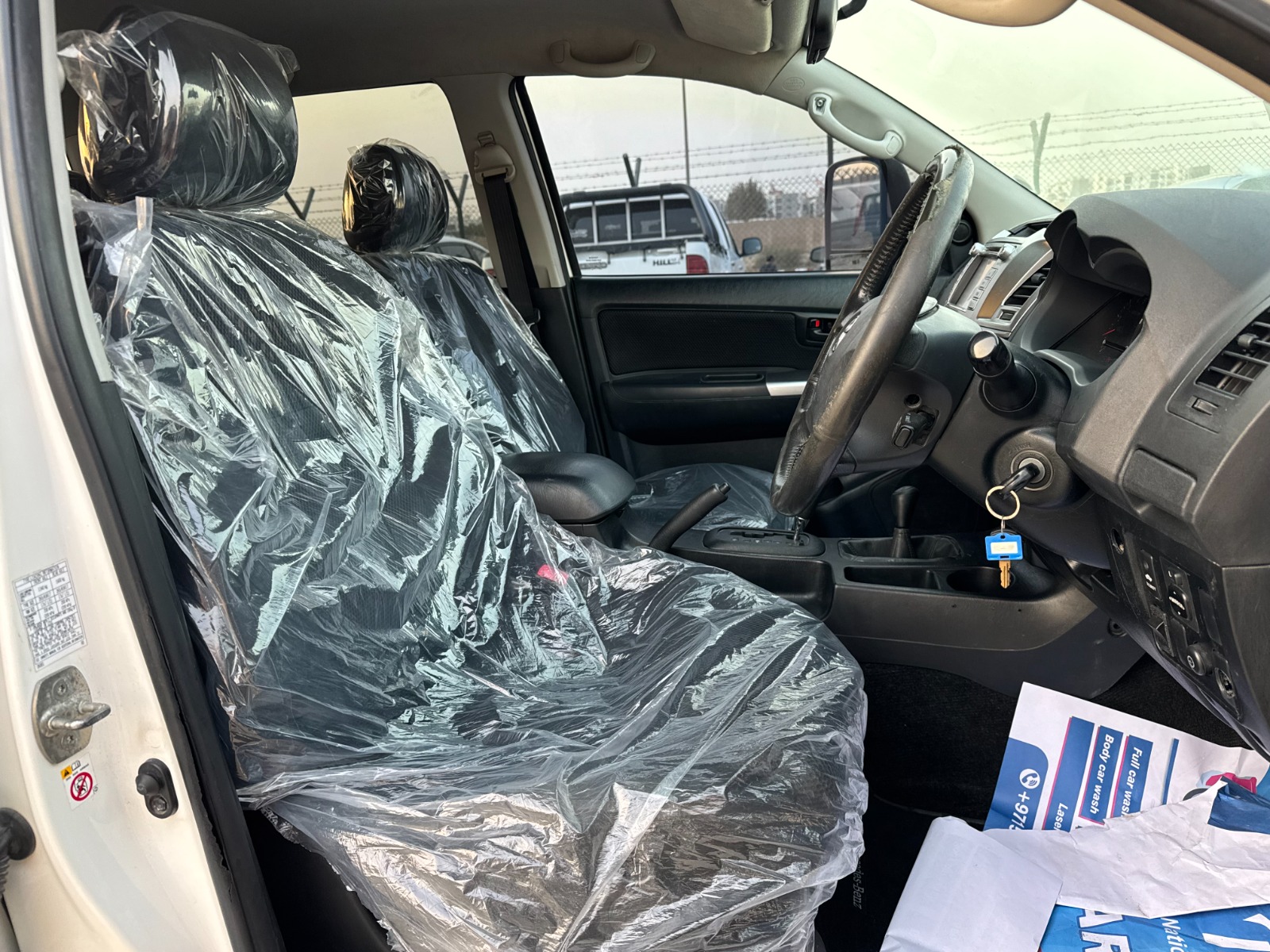 
								Toyota Hilux 2015 Model full									