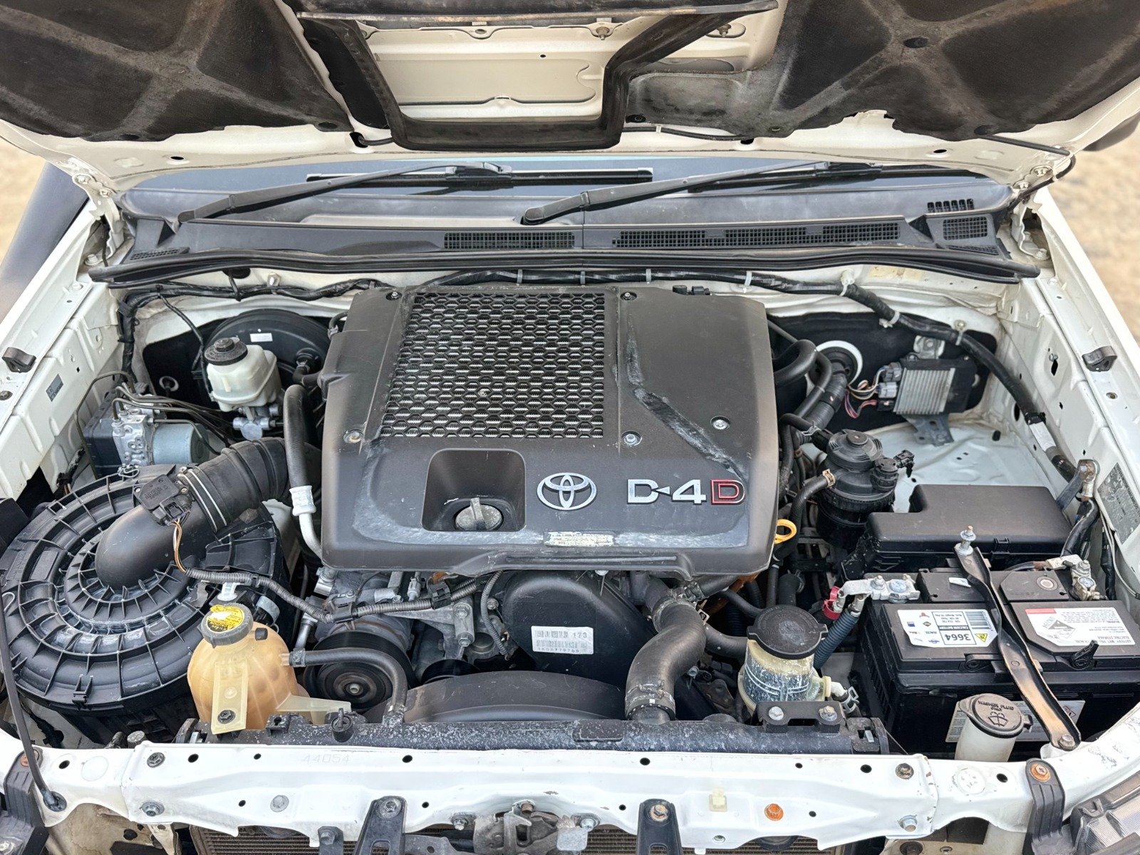 
								Toyota Hilux 2015 Model full									