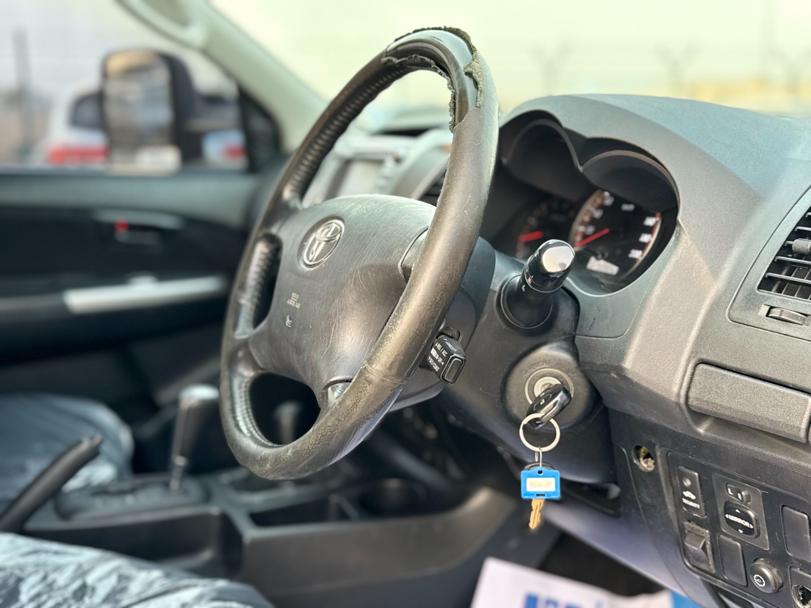 
								Toyota Hilux 2015 Model full									