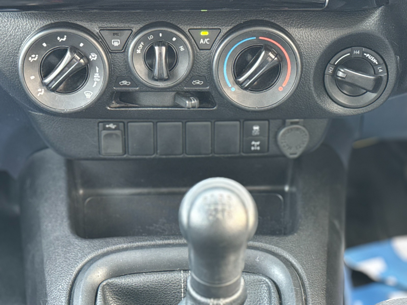 
								Toyota Hilux 2021 Model Manual full									