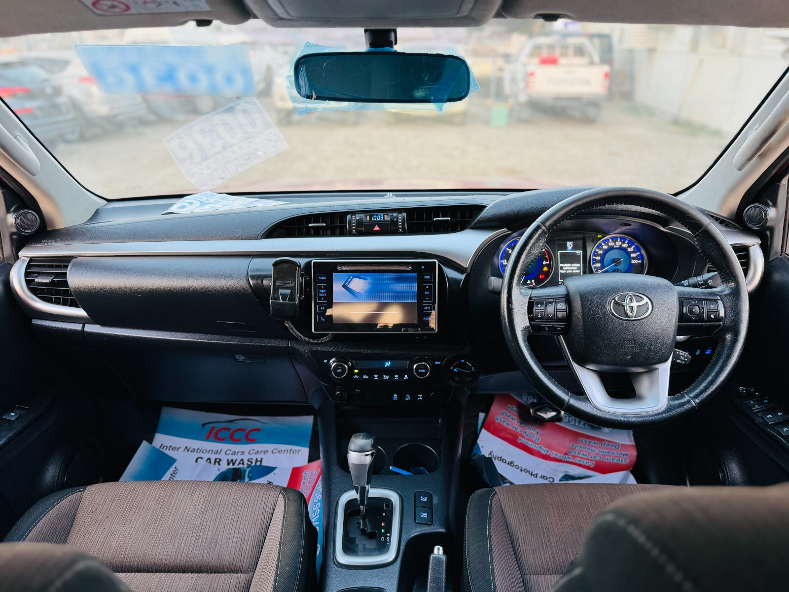 
								Toyota Hilux 2017 Model full									