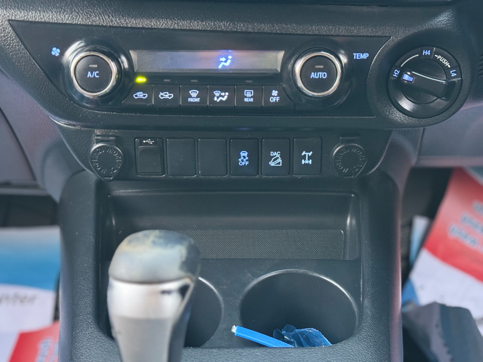 
								Toyota Hilux 2017 Model full									