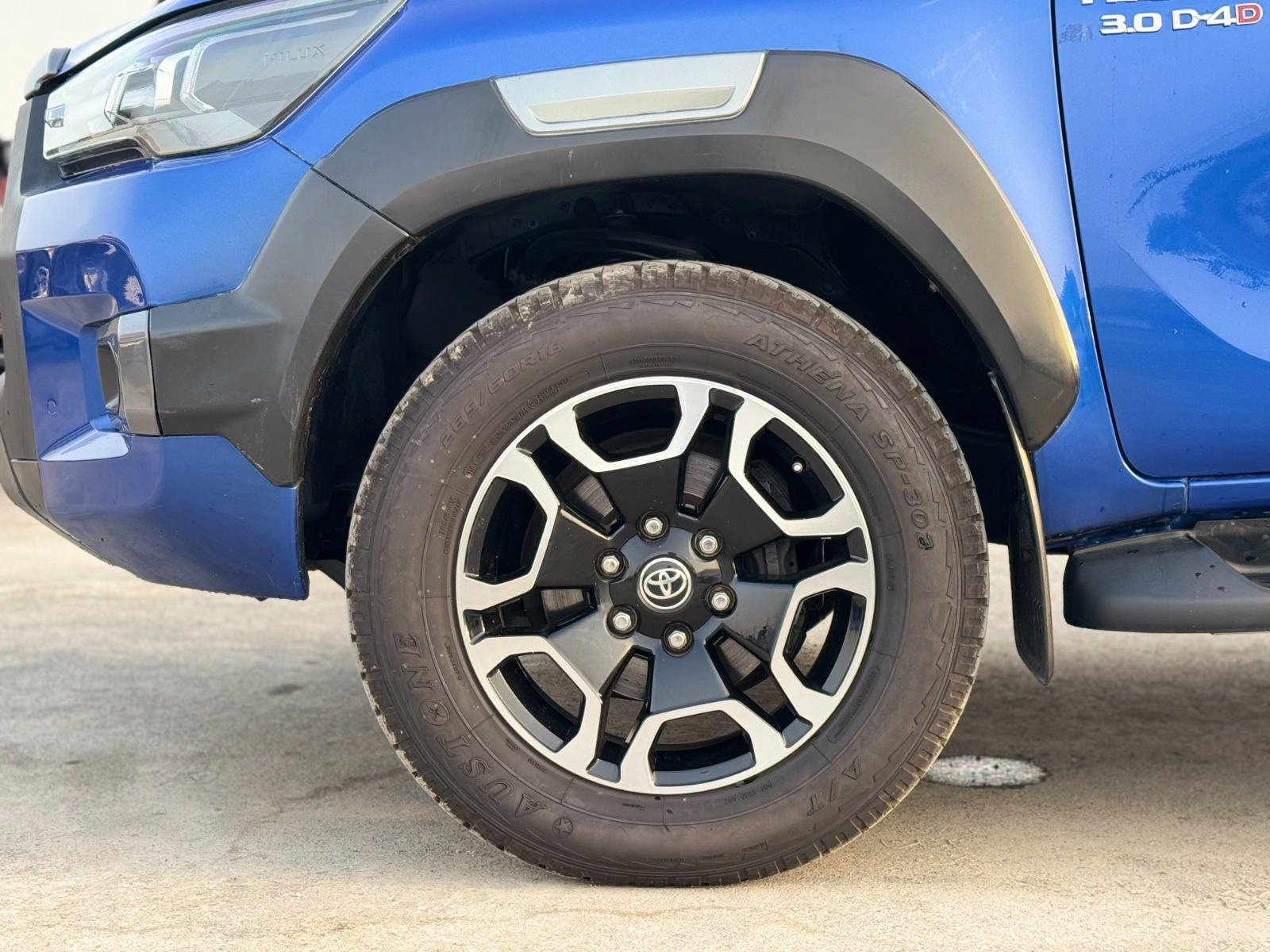 
								Toyota Hilux 2017 Model full									