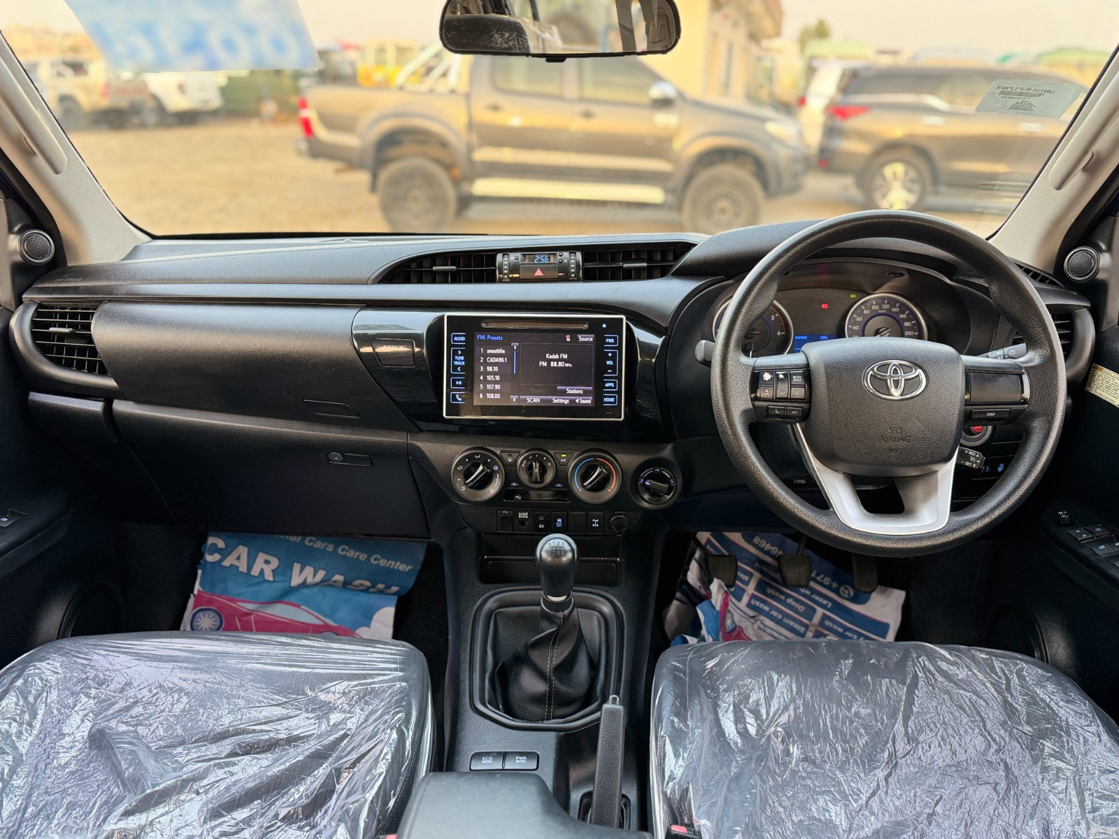 
								Toyota Hilux 2017 Model full									