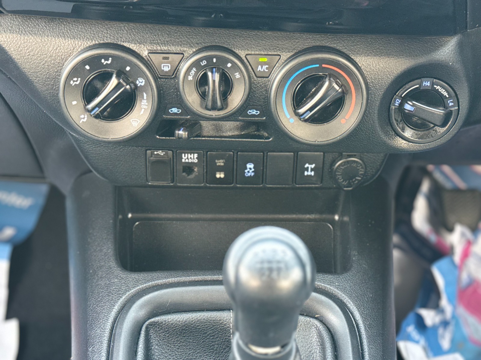 
								Toyota Hilux 2017 Model full									