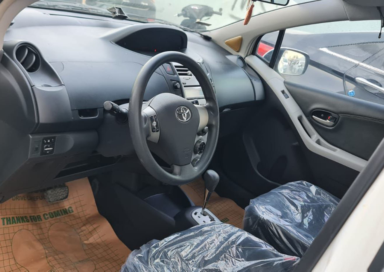 
								Toyota Yaris Model 2010 full									