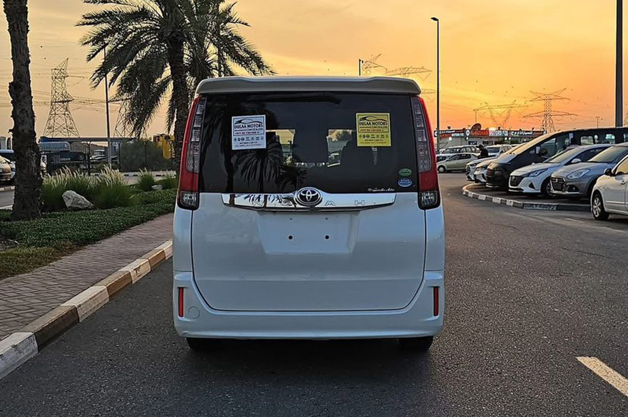 
								Toyota Noah Model 2015 full									