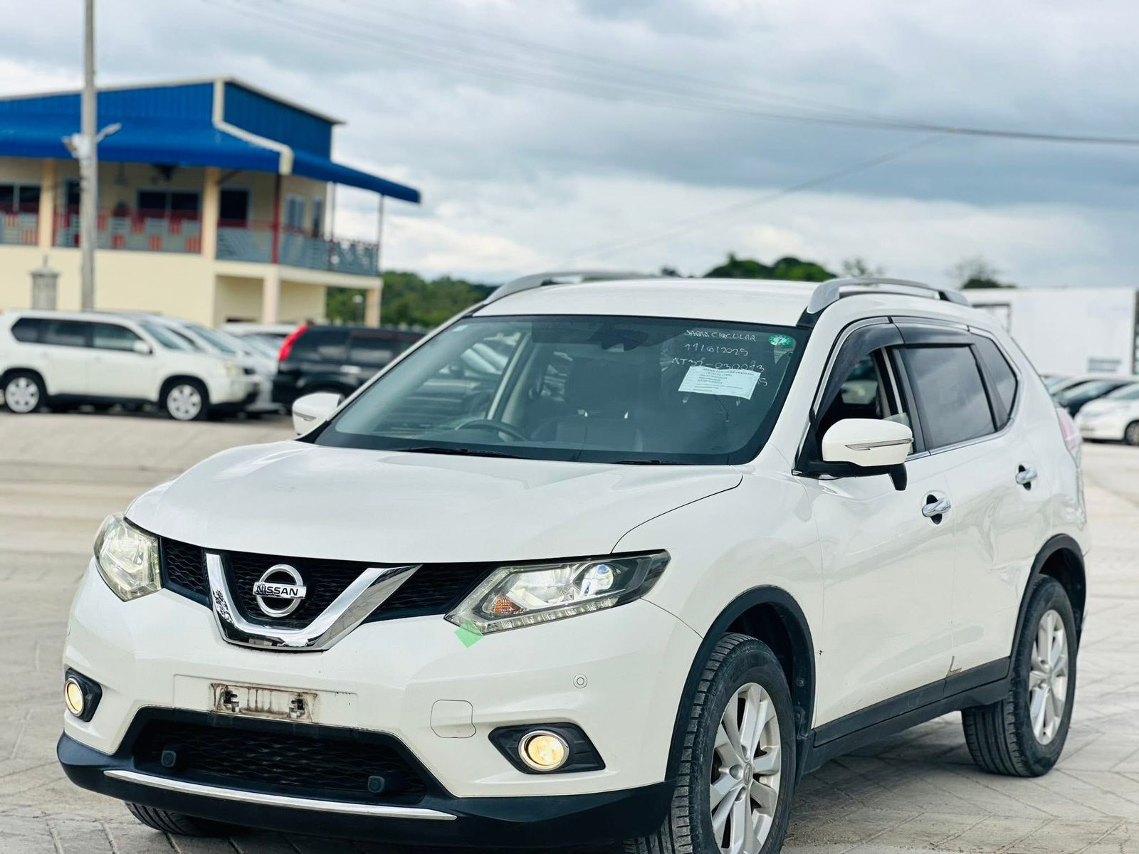 
								Nissan X-Trail Model 2014 full									