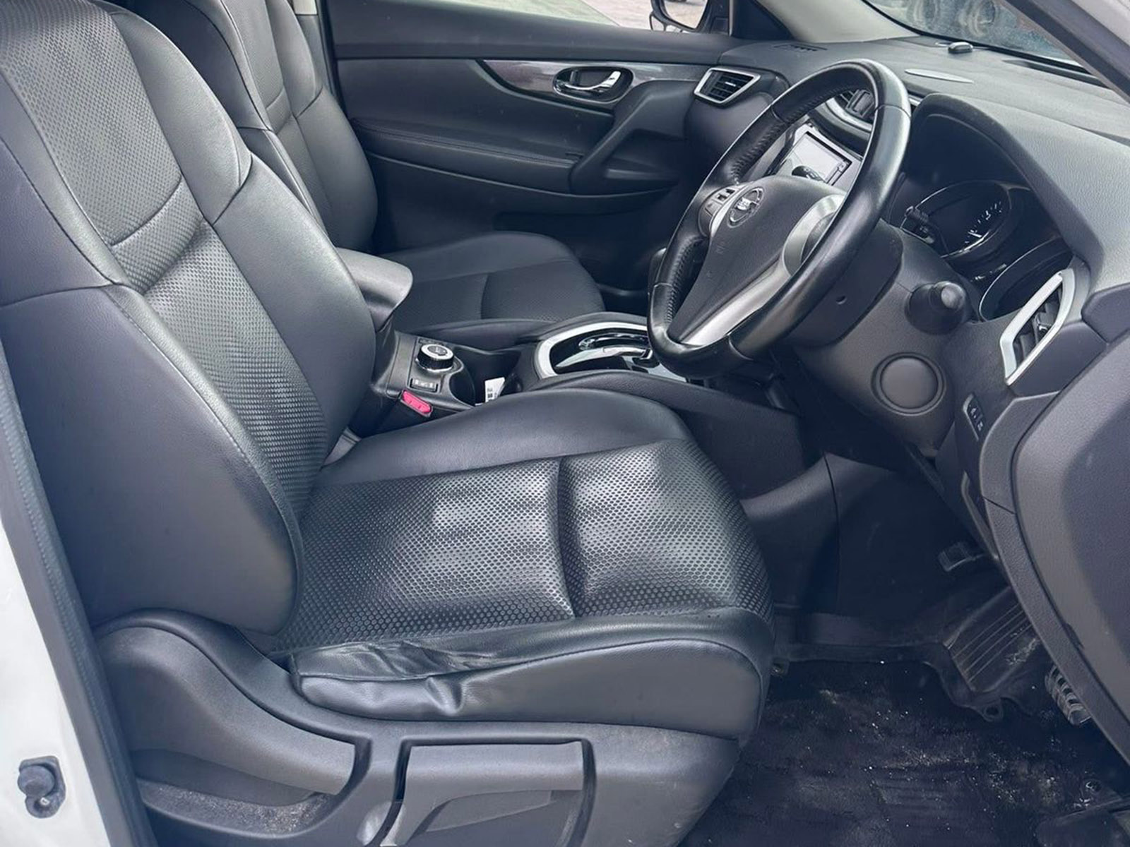 
								Nissan X-Trail Model 2014 full									