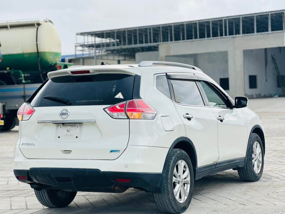 
								Nissan X-Trail Model 2014 full									