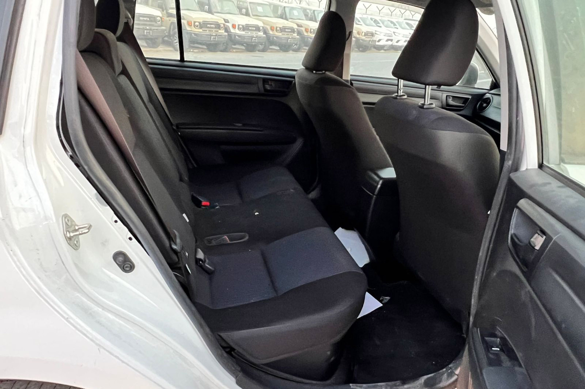 
								Toyota Fielder Hybrid Model 2017 full									