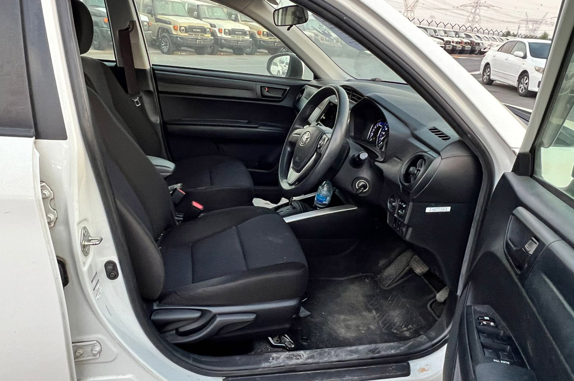 
								Toyota Fielder Hybrid Model 2017 full									