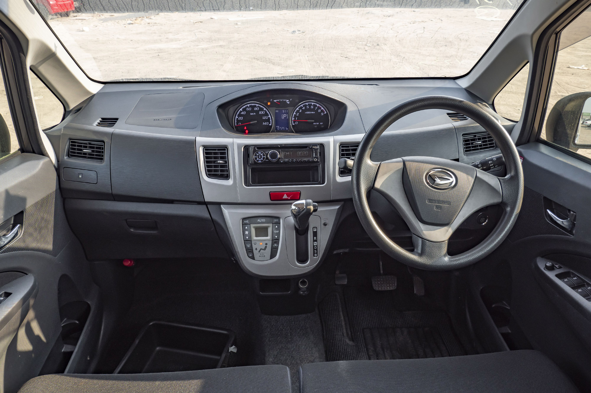 
								Daihatsu move X Model 2012 full									