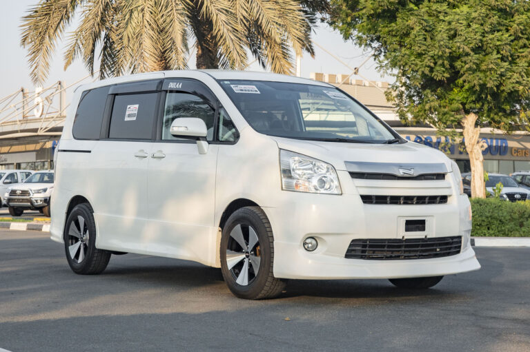 Toyota Noah Model 2010