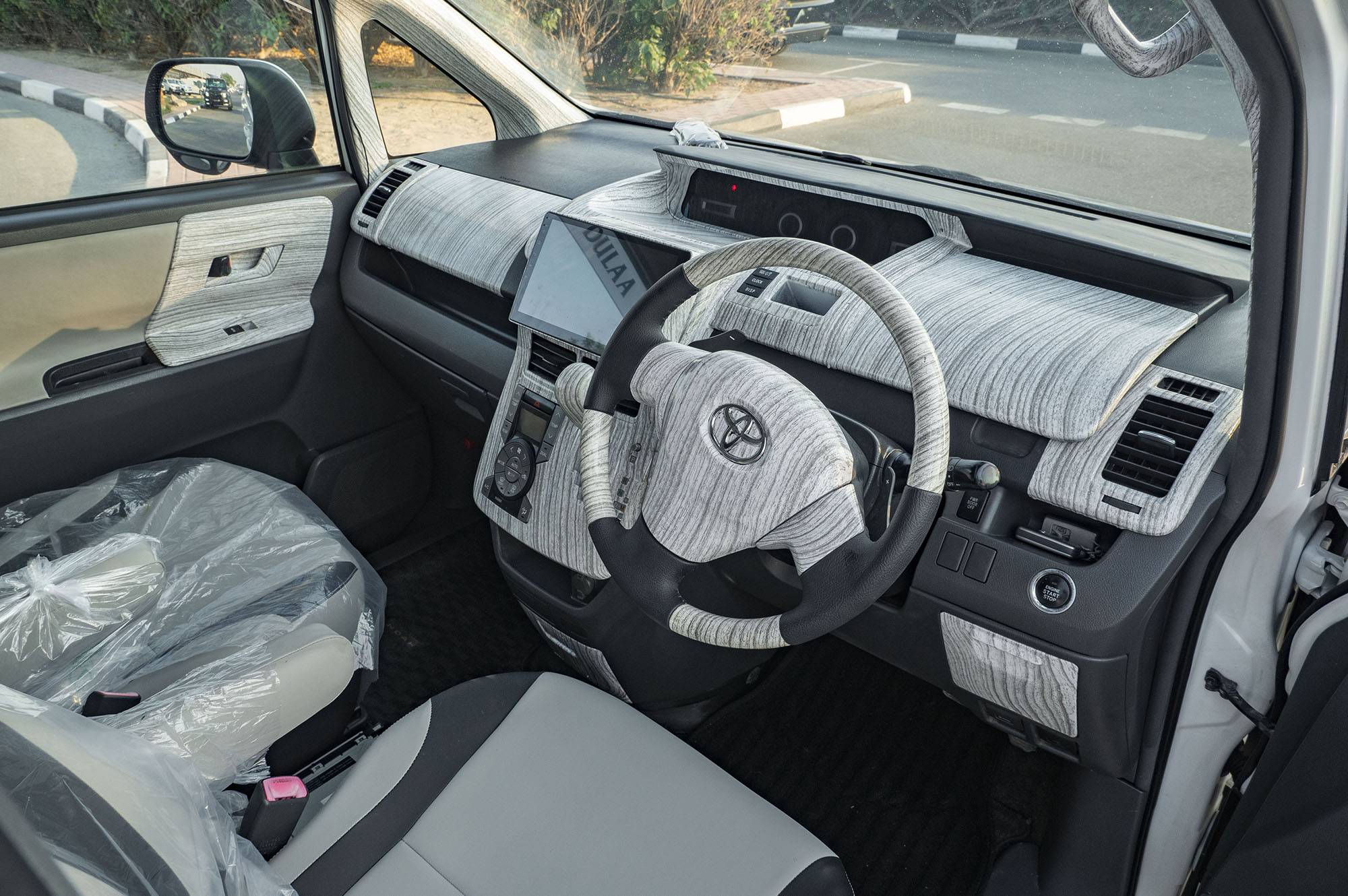 
								Toyota Noah Model 2010 full									