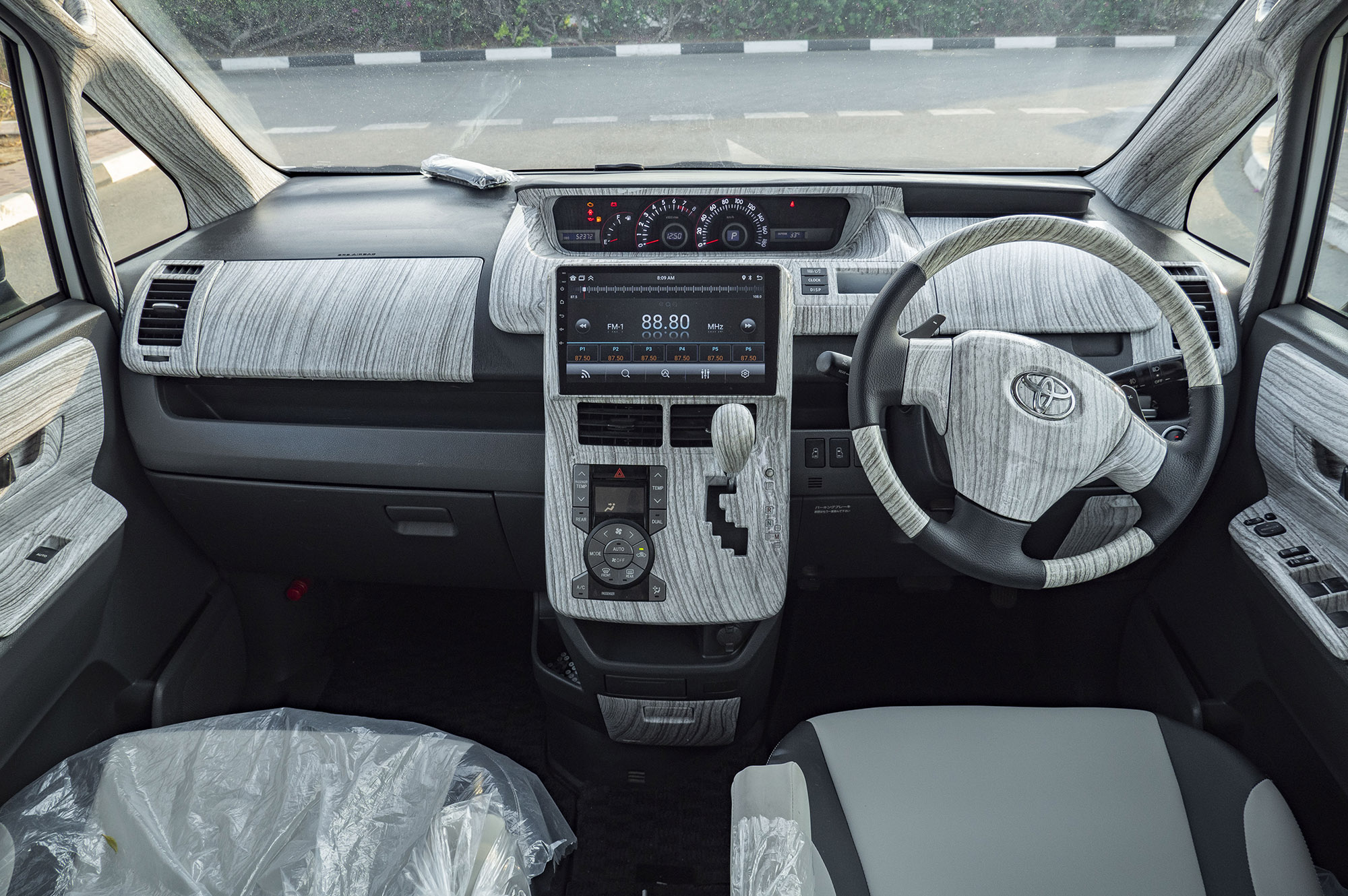 
								Toyota Noah Model 2010 full									