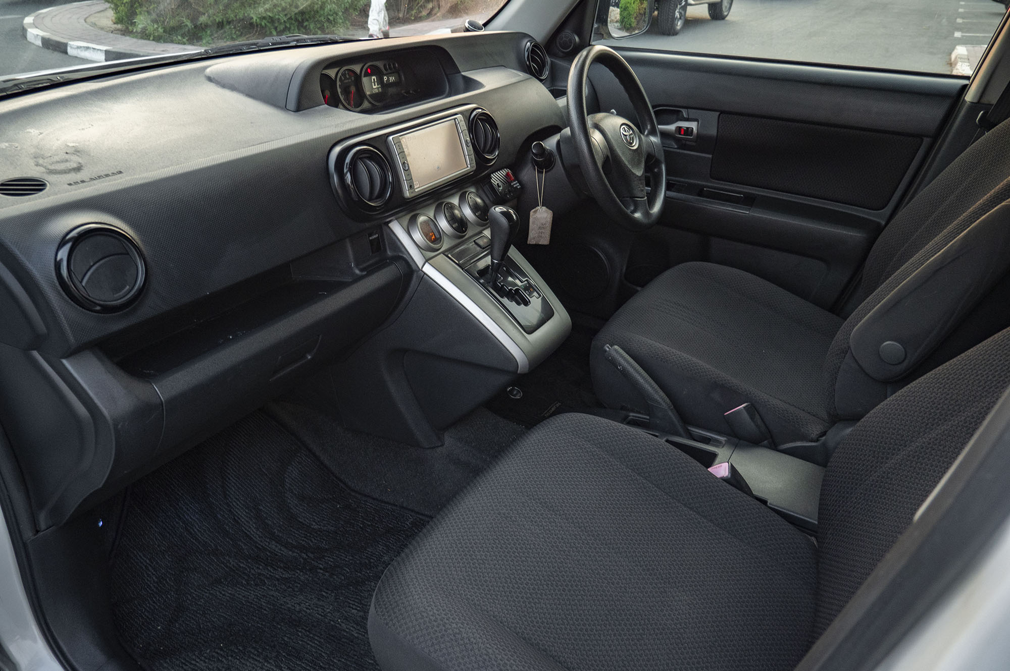 
								TOYOTA COROLLA RUMION MODEL 2010 full									