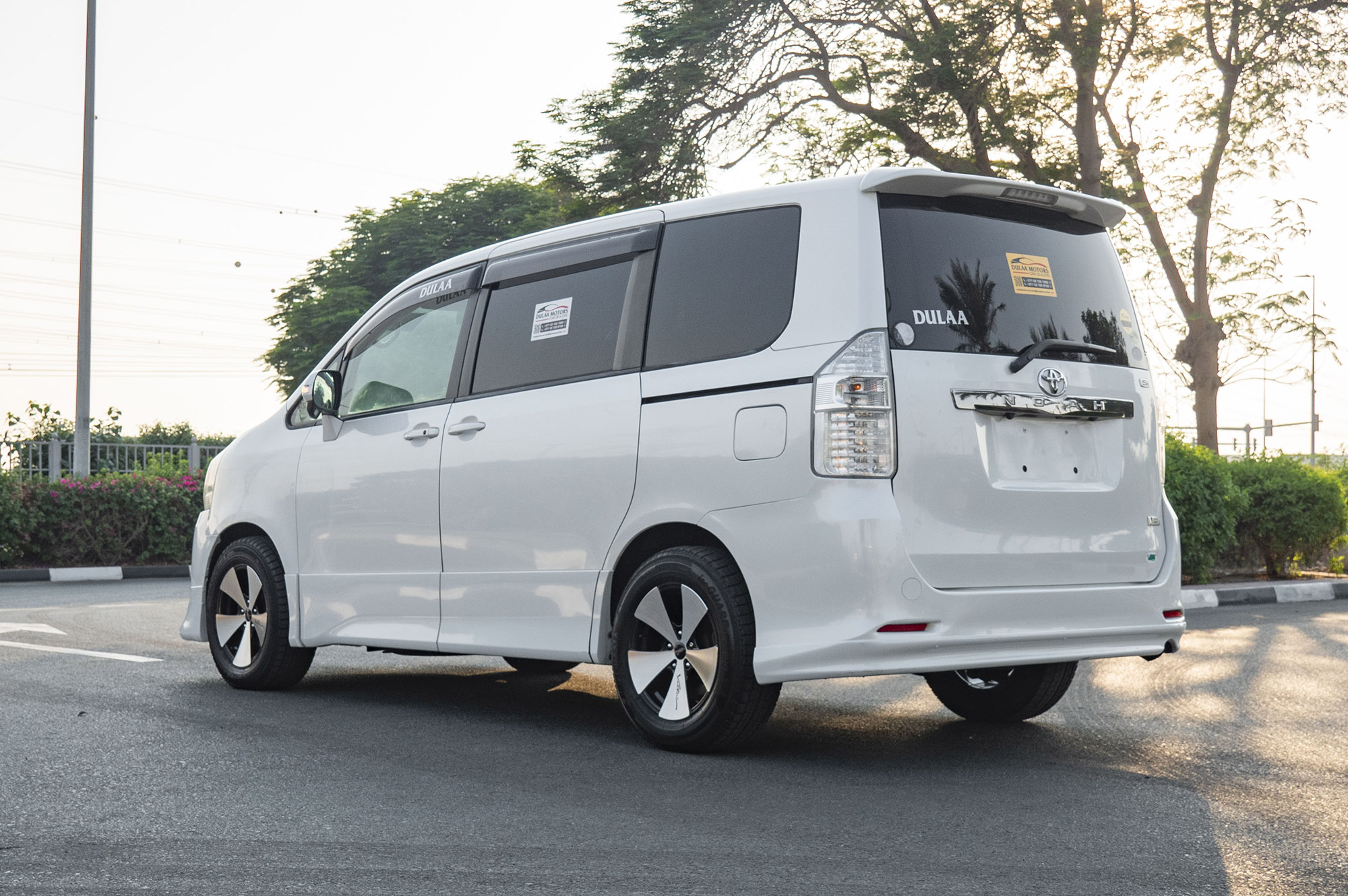 
								Toyota Noah Model 2010 full									
