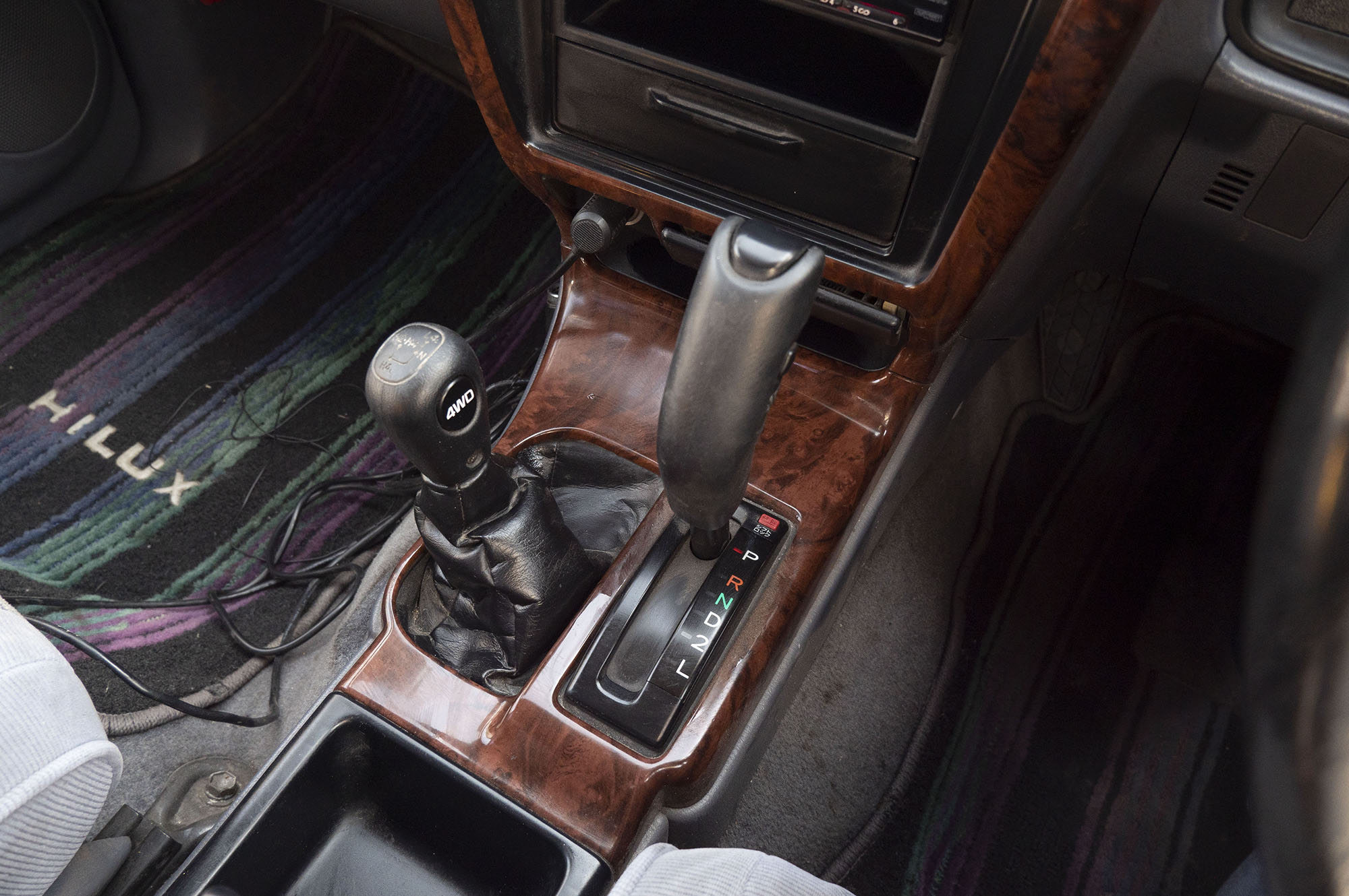 
								Toyota Hilux Surf 1994 full									