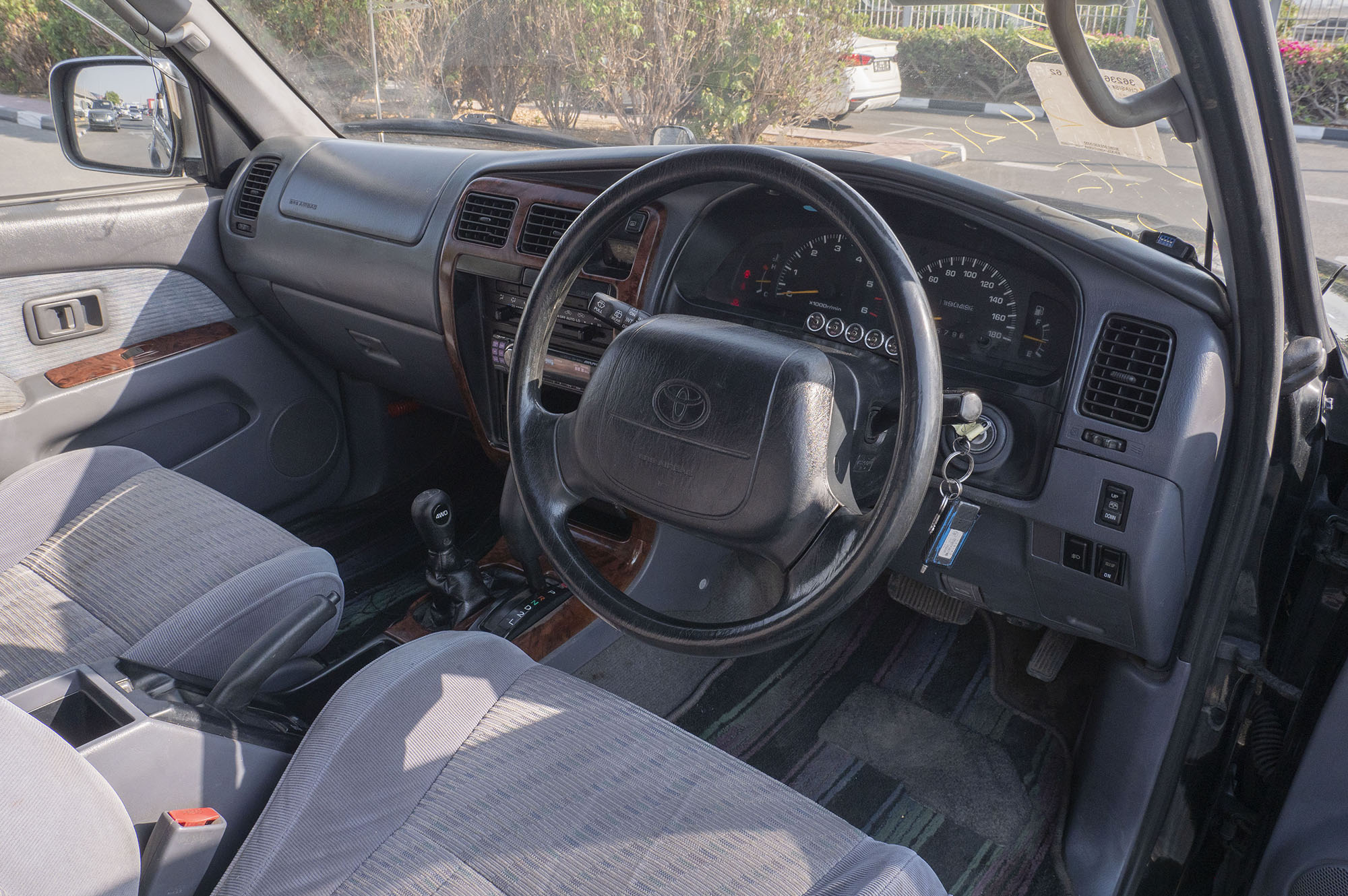 
								Toyota Hilux Surf 1994 full									