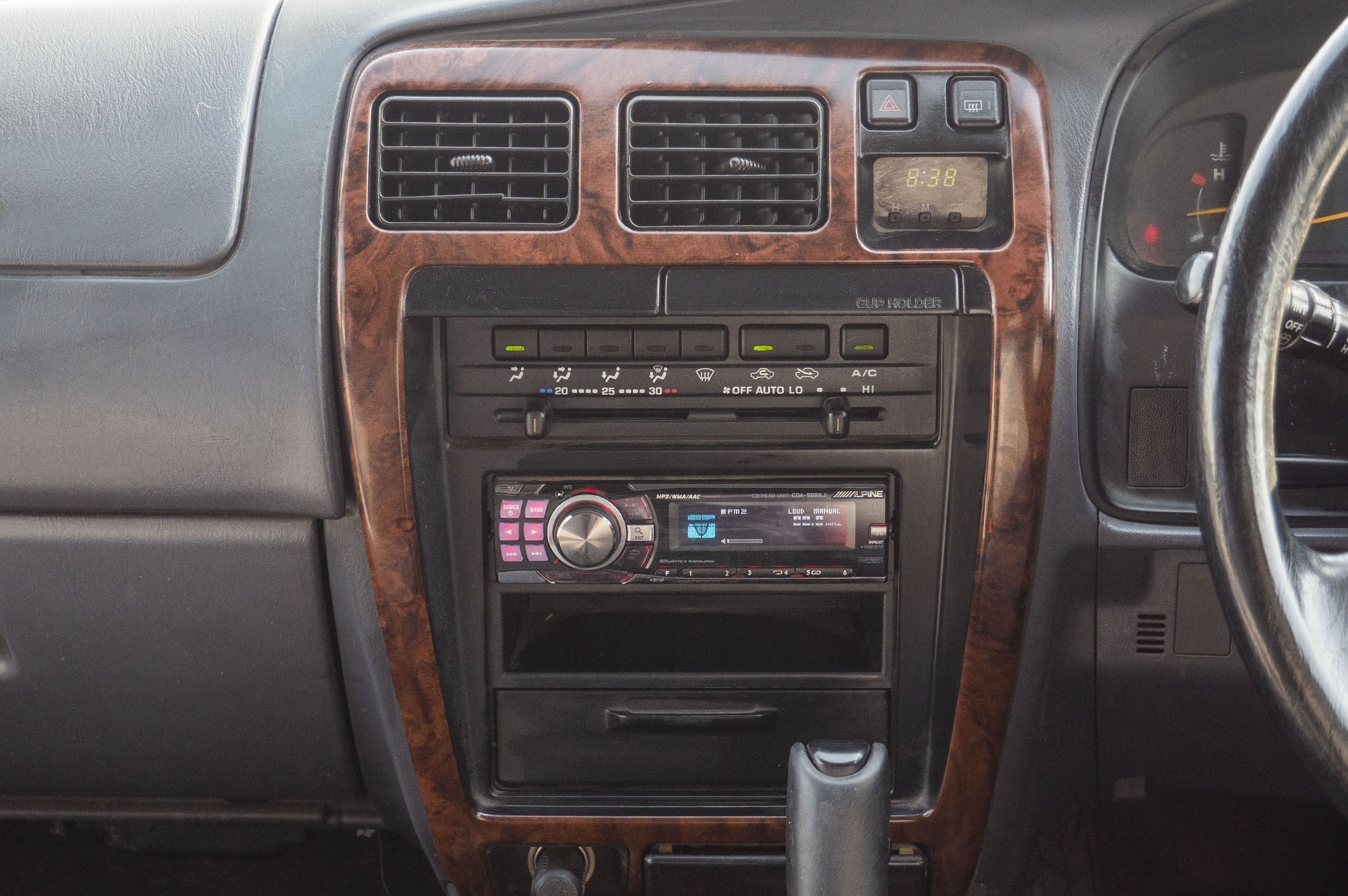 
								Toyota Hilux Surf 1994 full									