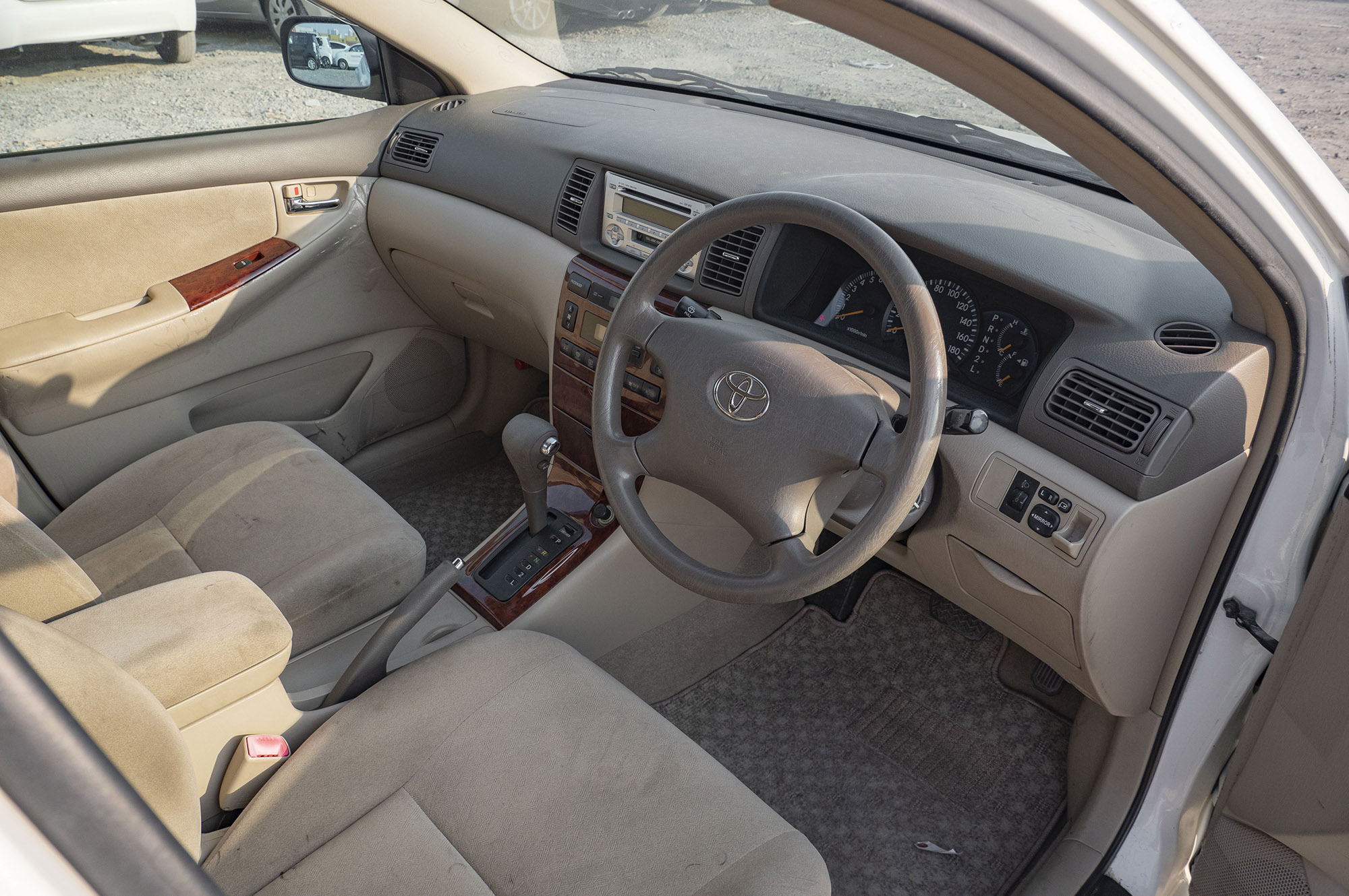 
								Toyota Corolla G Model 2004 full									