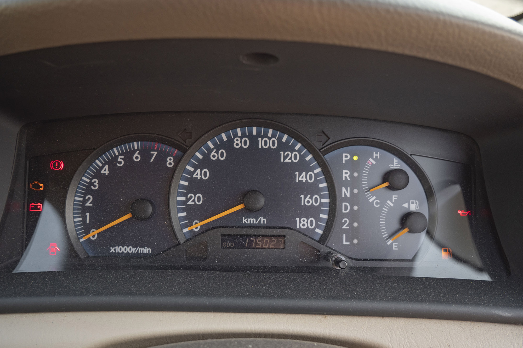 
								Toyota Corolla G Model 2004 full									